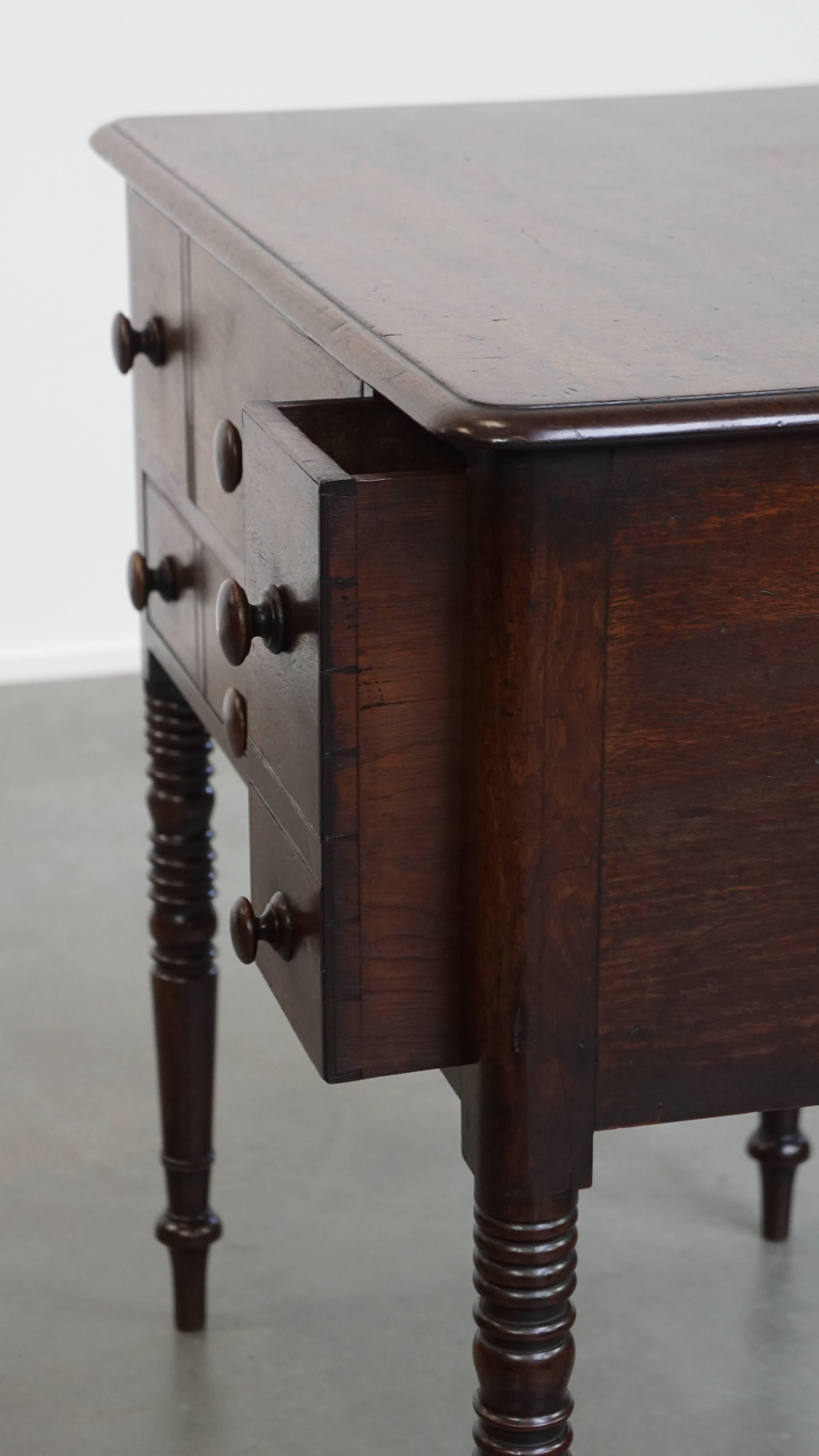 Ancienne table basse / table d'appoint anglaise du début du 19ème siècle en vente 6