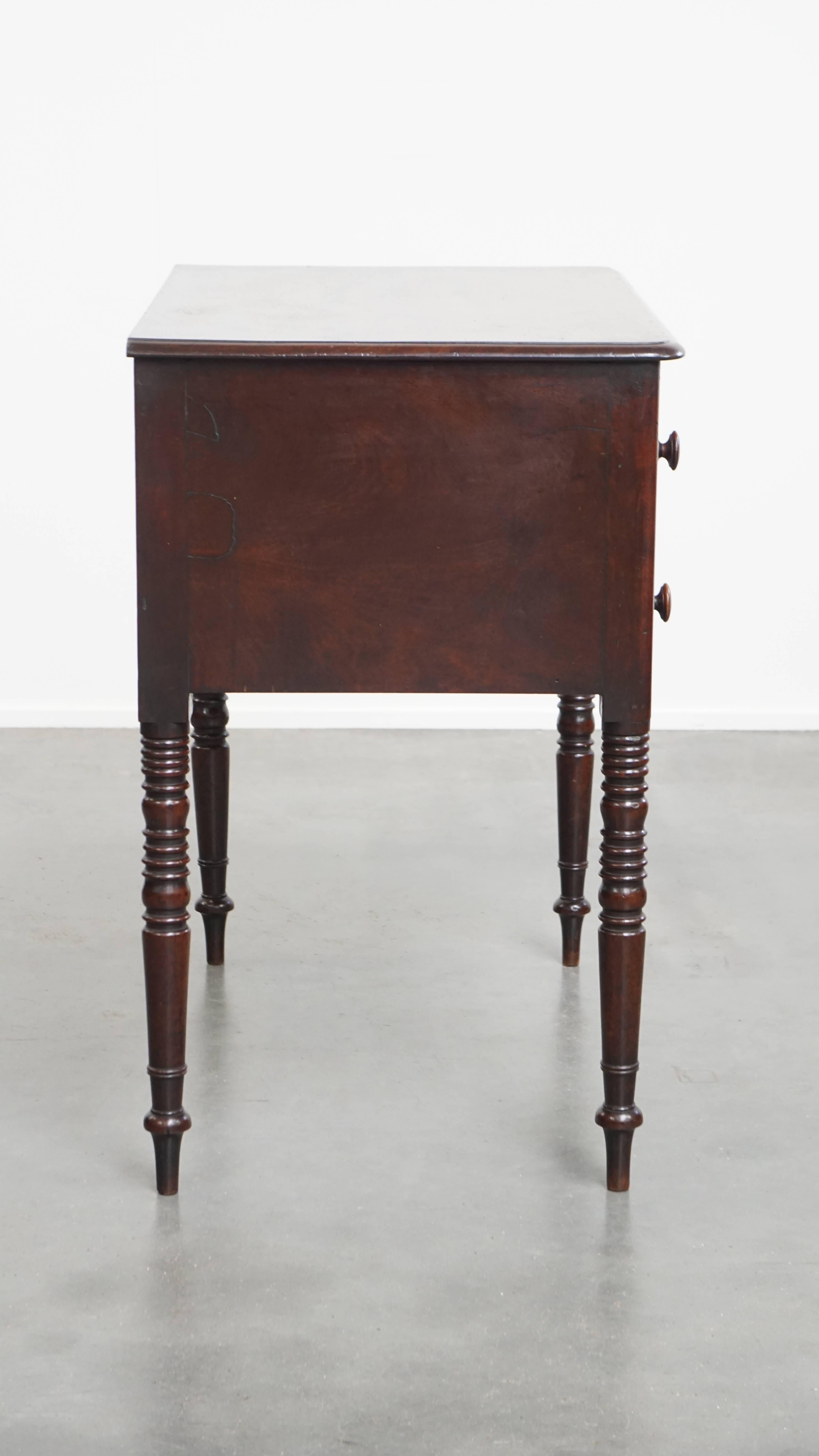 Romain classique Ancienne table basse / table d'appoint anglaise du début du 19ème siècle en vente