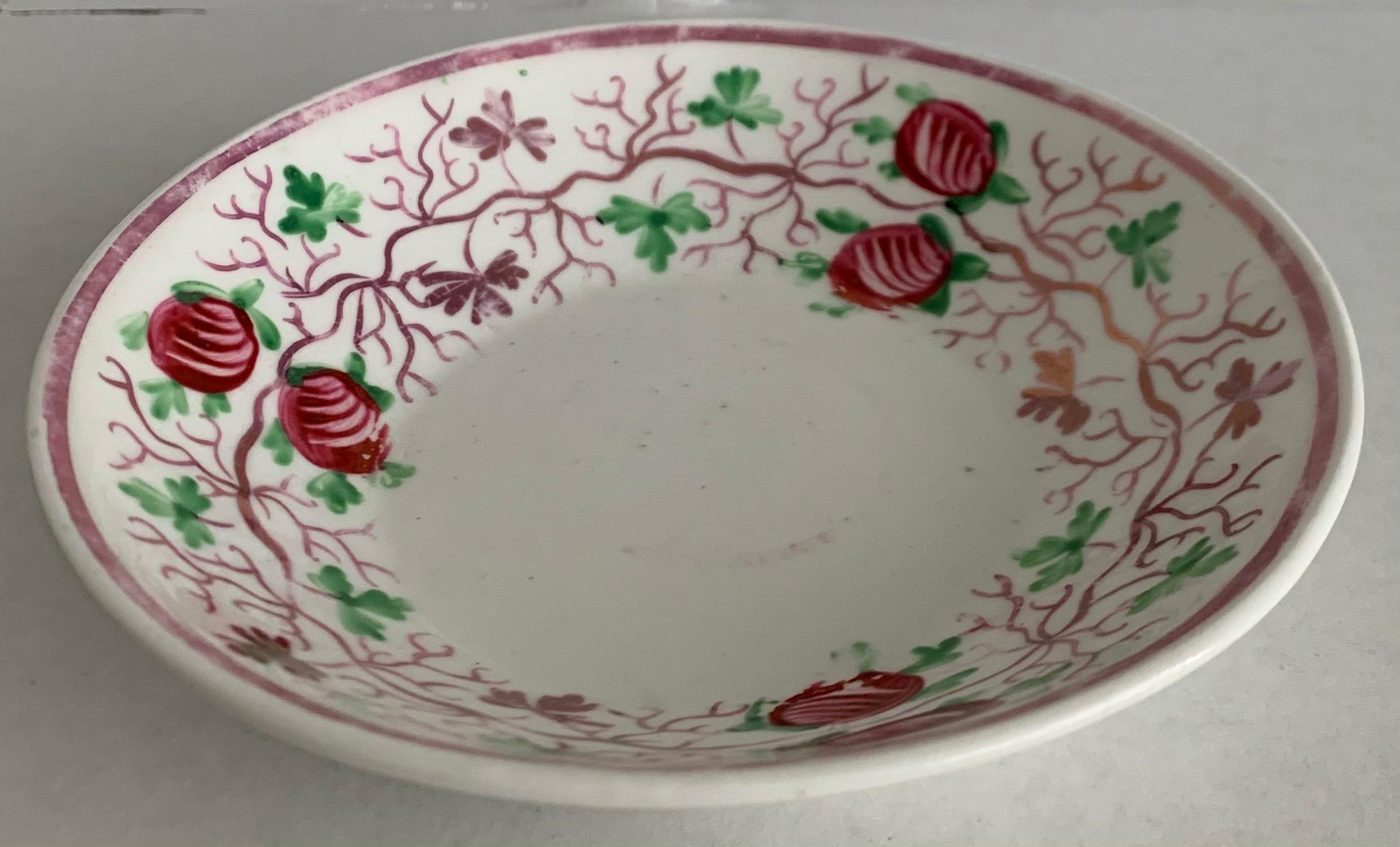 Antique English Lustreware Berry Saucer or Trinket Dish In Good Condition For Sale In Stamford, CT