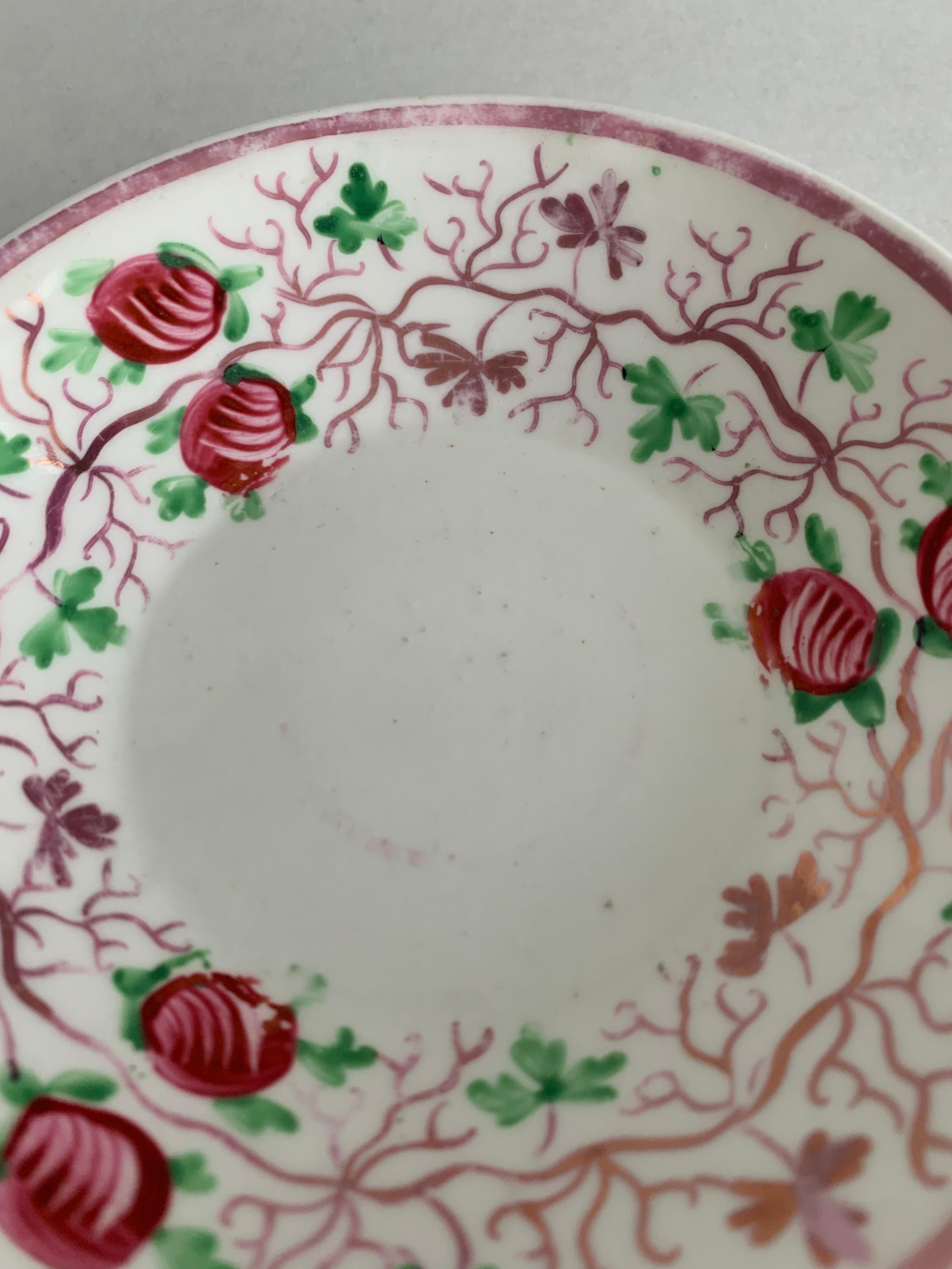 Antique soucoupe à baies ou plat à bijoux en céramique lustrée anglaise en vente 1