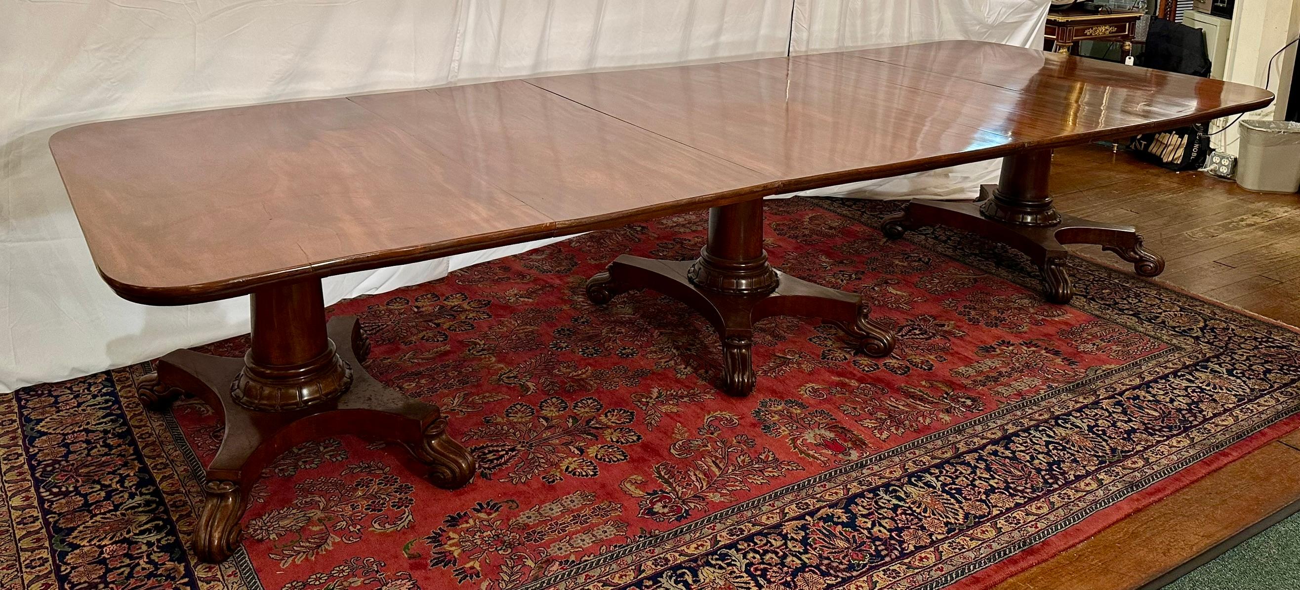 Antique English Mahogany 3 Pedestal Table, Circa 1890's. For Sale 4
