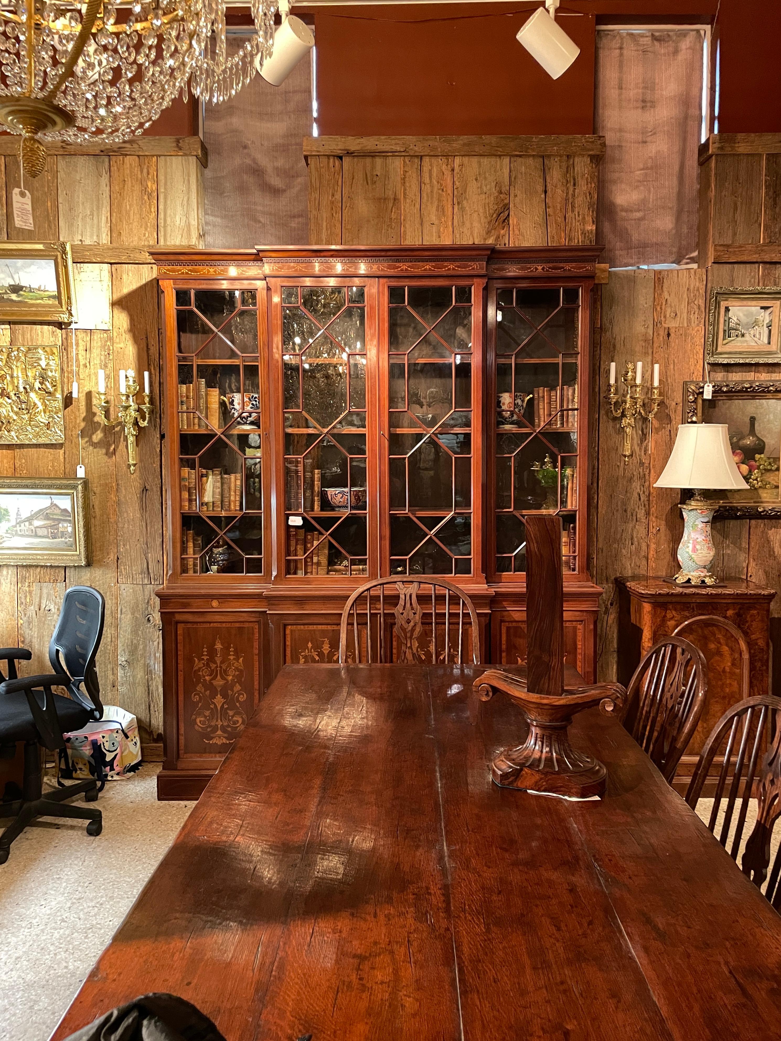 Antica libreria inglese in mogano e legno satinato intarsiato, circa 1880 in vendita 2