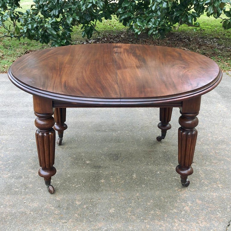 Antique English Mahogany Banquet Table with 2 Leaves For Sale at 1stdibs