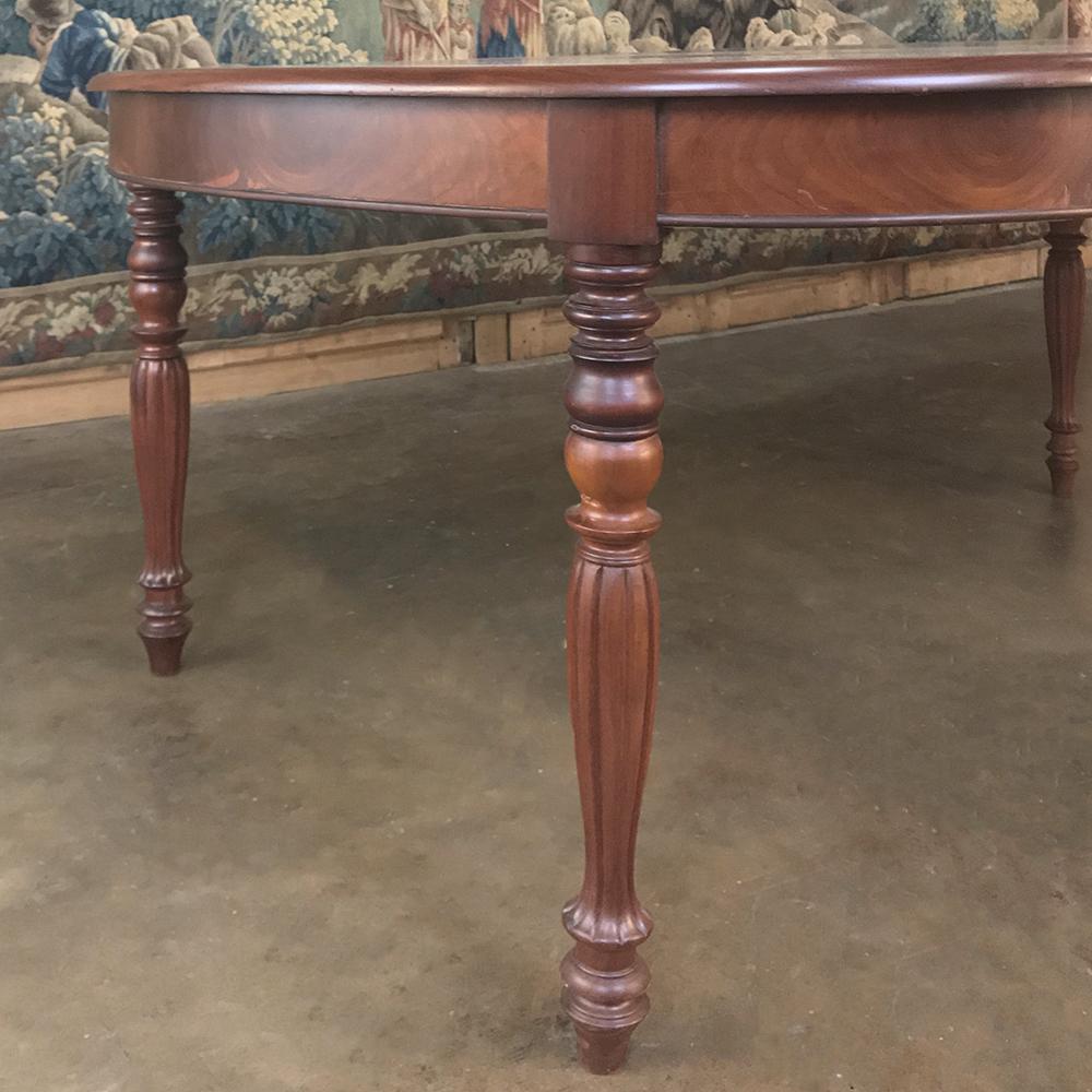 Antique English Mahogany Banquet Table with 5 Leaves 1
