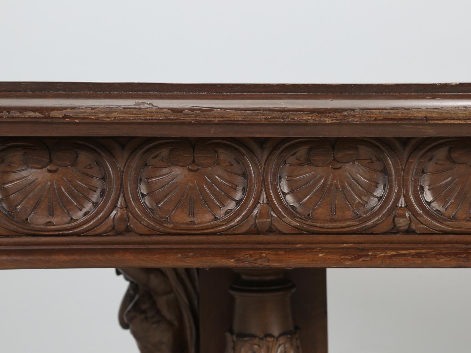 Antique English Mahogany Carved Library Table with Lopers for Expanding Surface For Sale 9