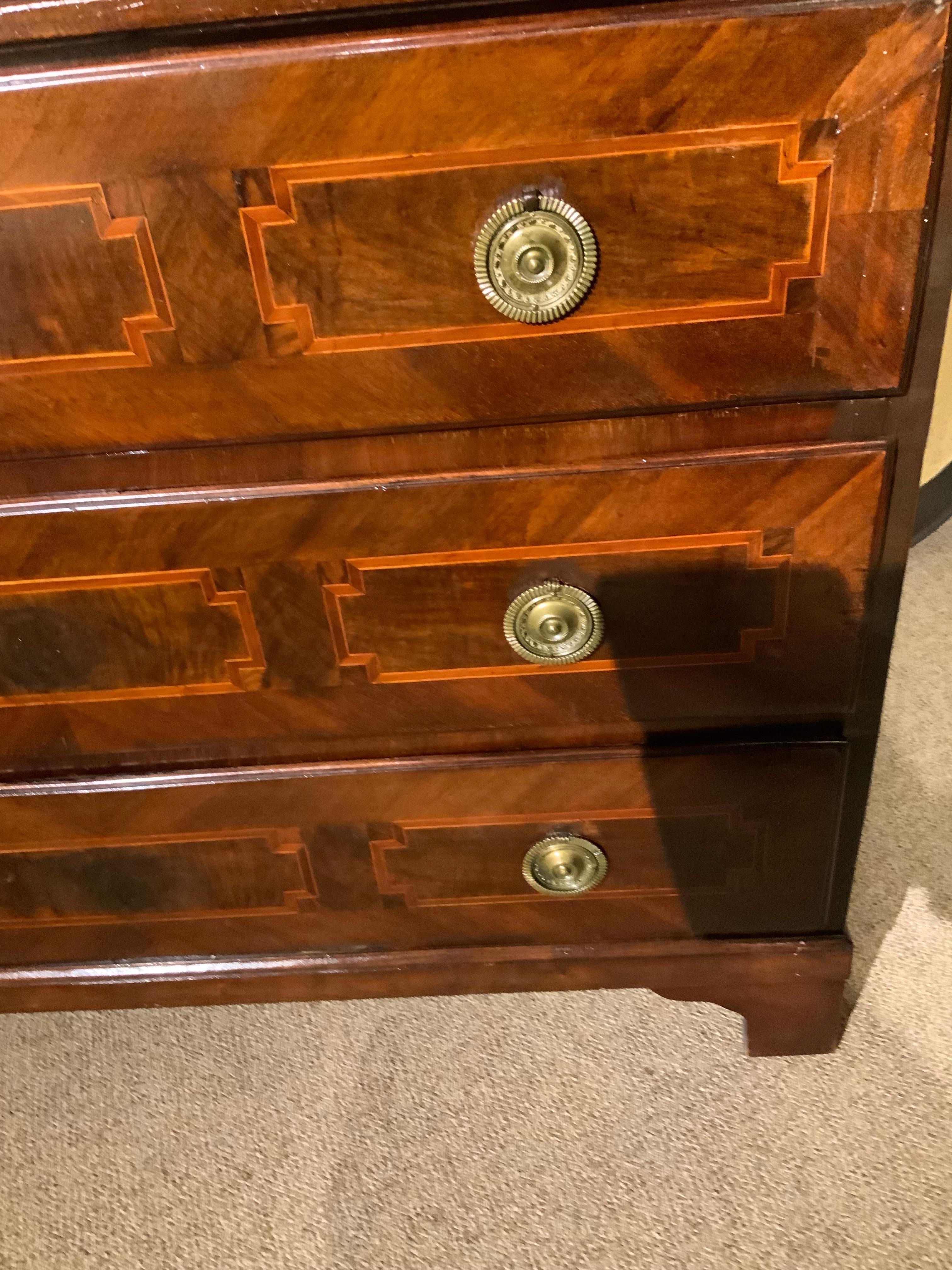Antique English Mahogany Chest / Three Drawers with Banding of Exotic Woods In Good Condition For Sale In Houston, TX