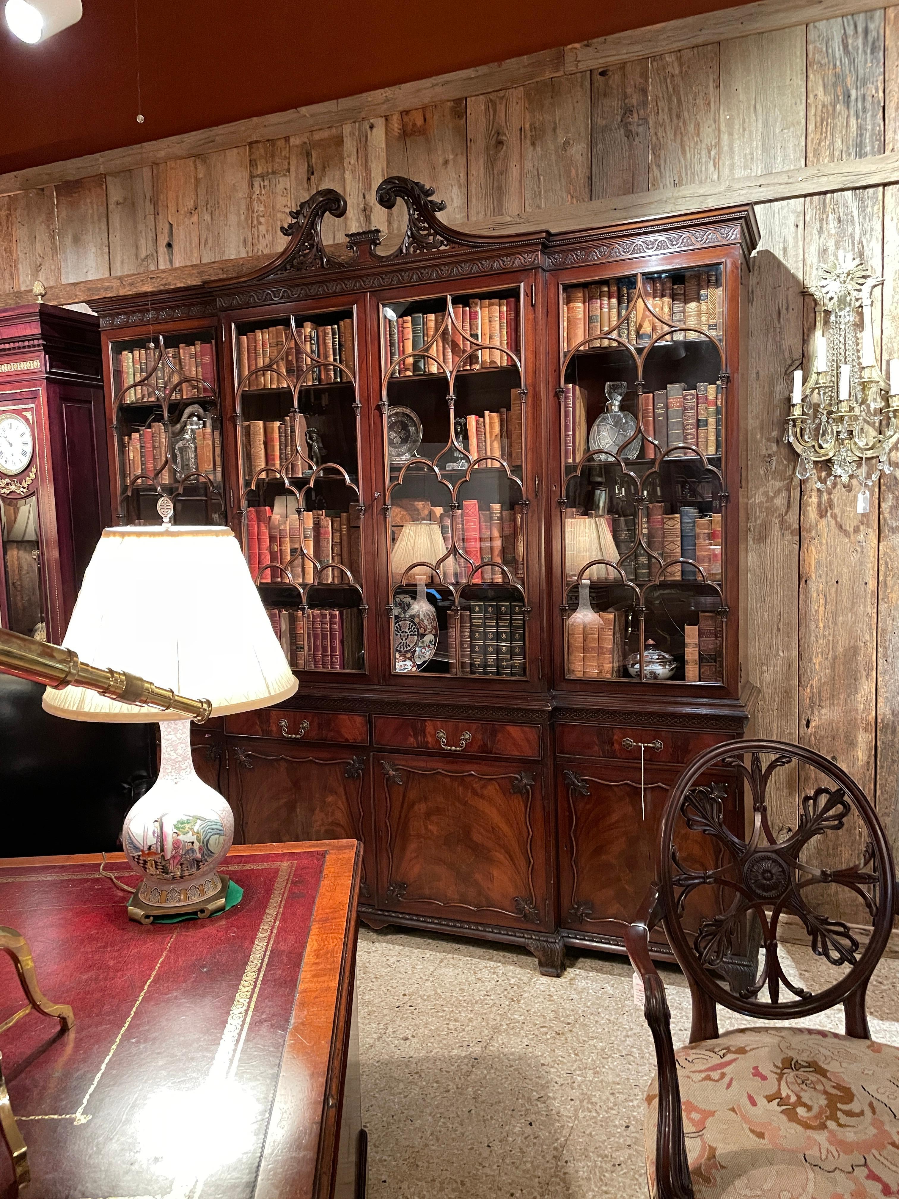 Antique English Mahogany Chippendale Breakfront Bookcase, Circa 1890. For Sale 1
