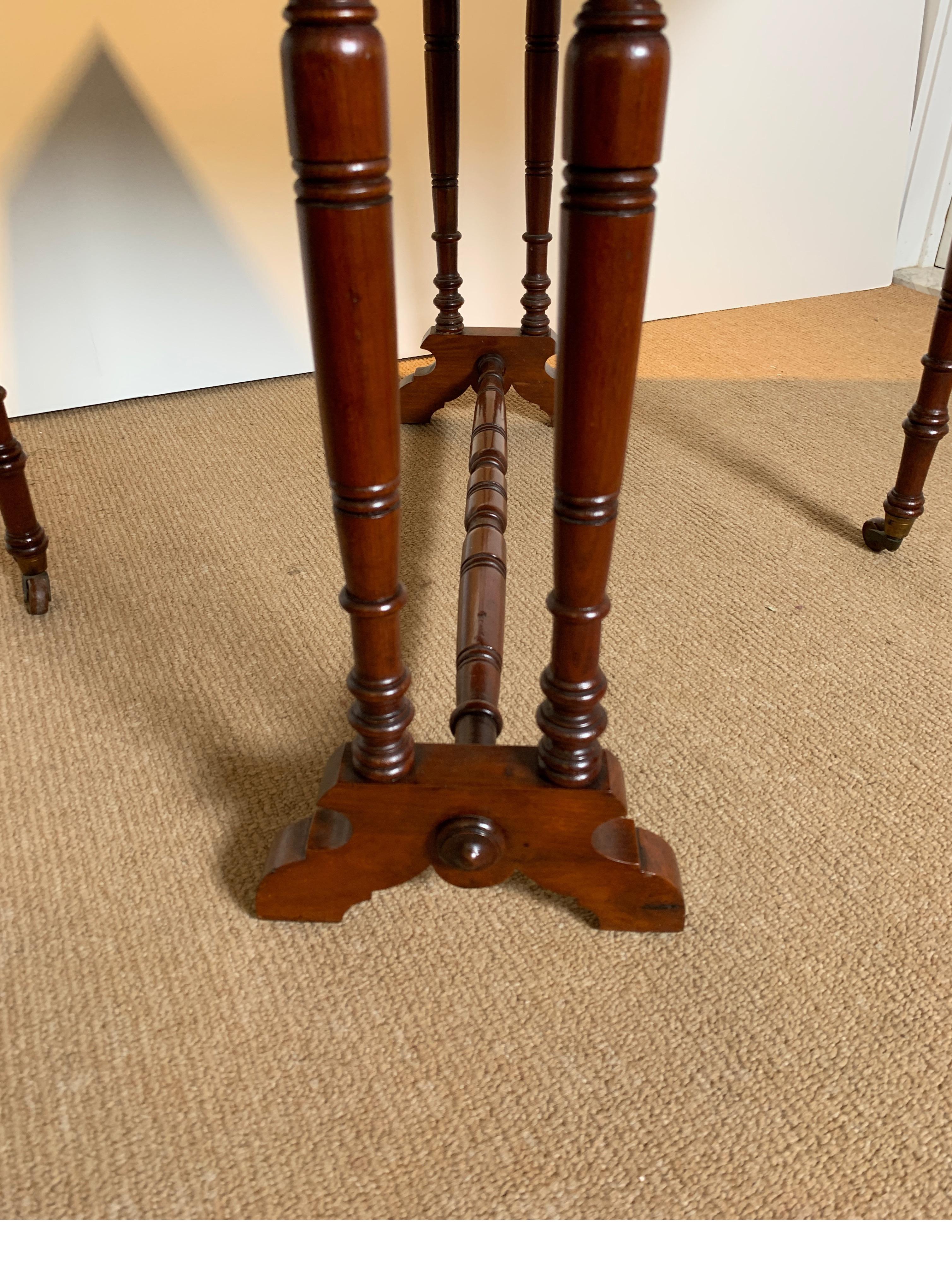 Antique English Mahogany Drop-Leaf Tuck Away Table In Good Condition In Lambertville, NJ