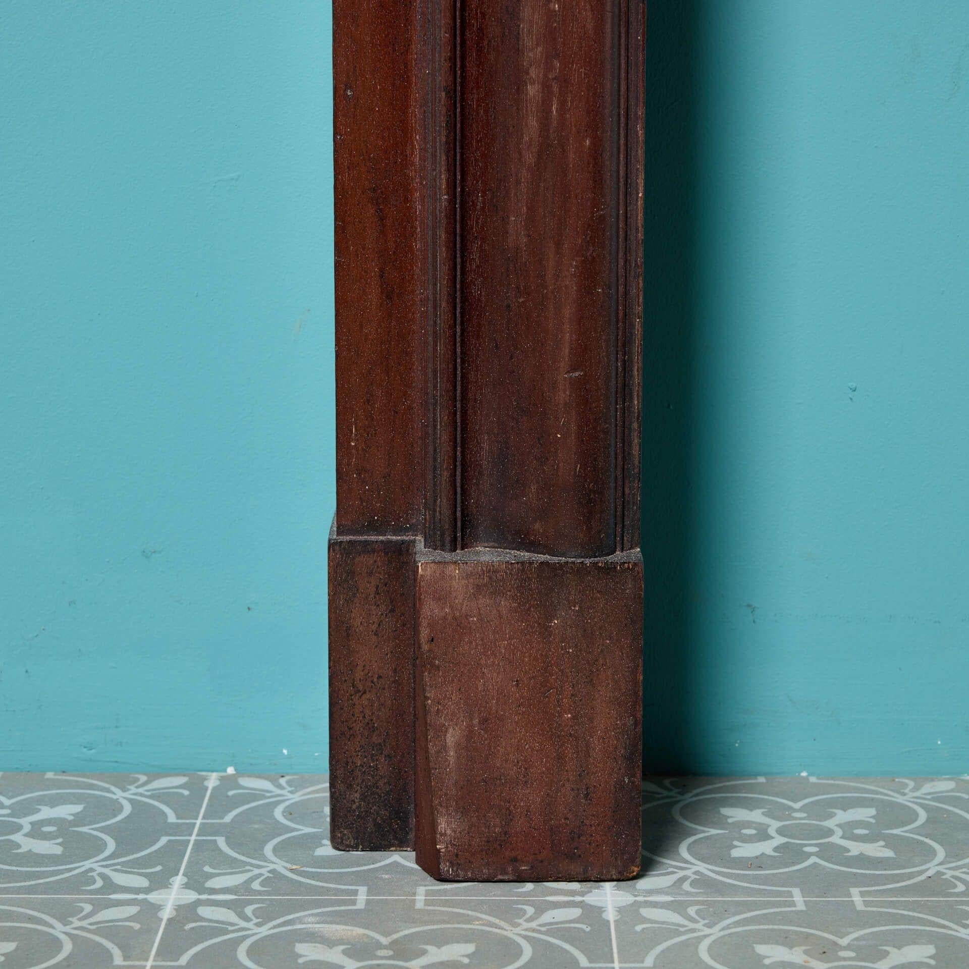 Antiker englischer Mahagoni-Kamin (Holz) im Angebot