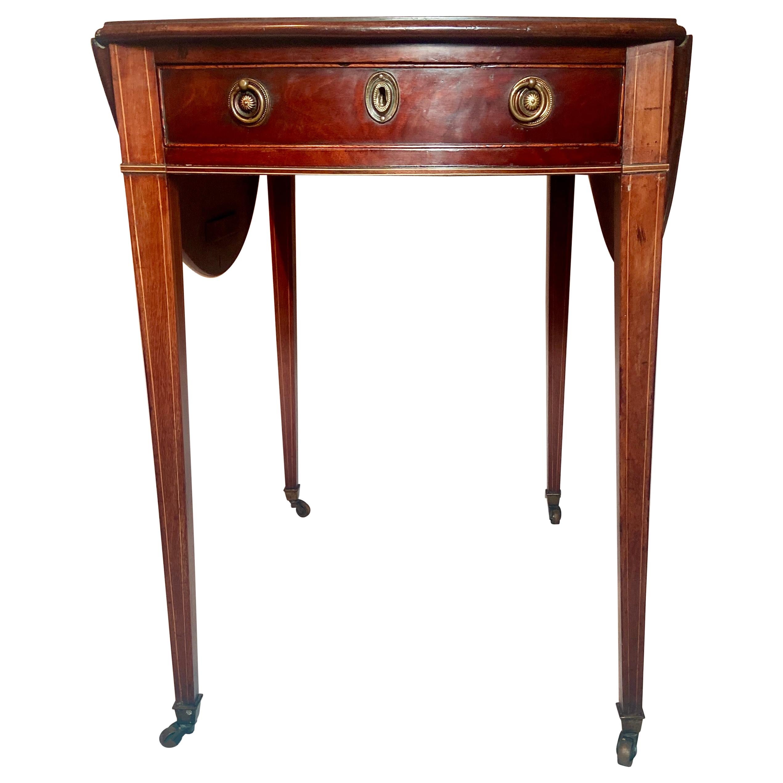 Antiker englischer Mahagoni-Pembroke-Tisch mit blattförmigem Aufsatz aus George III., um 1810-1820