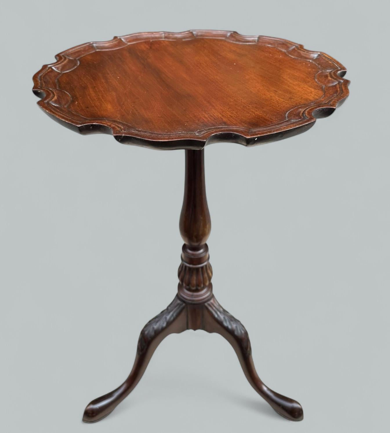 Polished Antique English Mahogany Georgian Style Tray Top Occasional Table Circular Wine For Sale