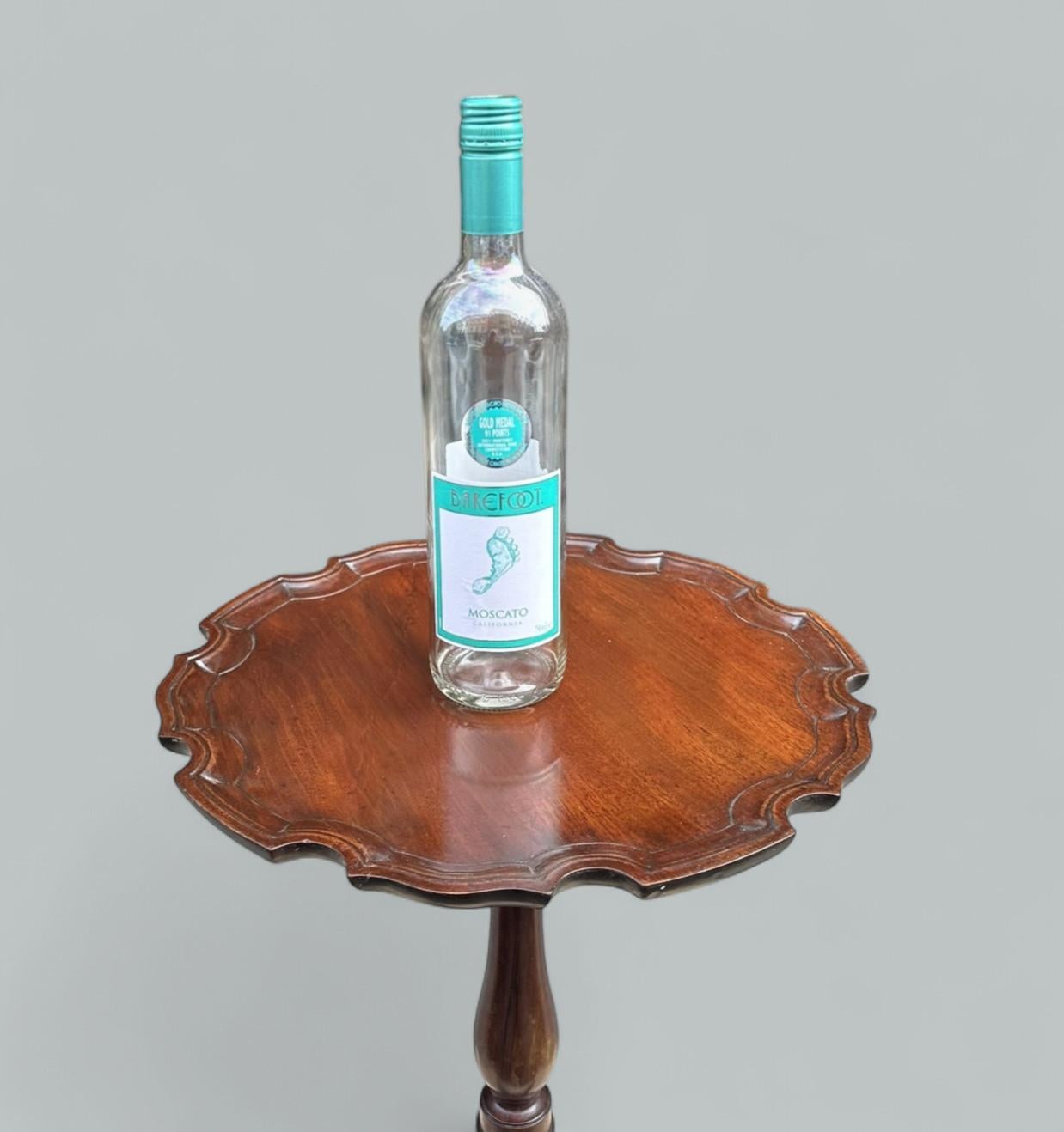 Antique English Mahogany Georgian Style Tray Top Occasional Table Circular Wine For Sale 4