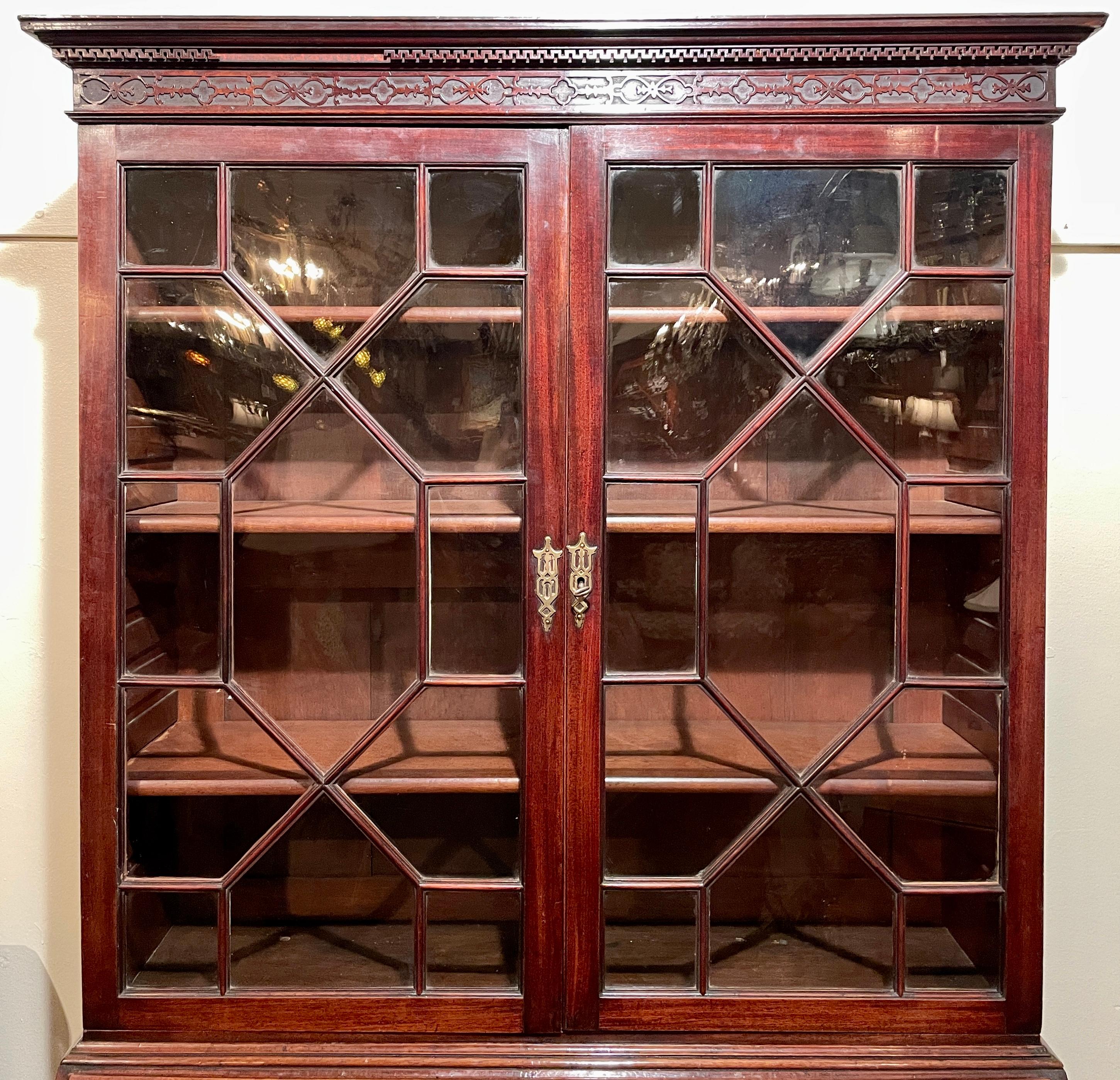 Antique English Mahogany Glass Front Bureau Bookcase, circa 1830 In Good Condition For Sale In New Orleans, LA