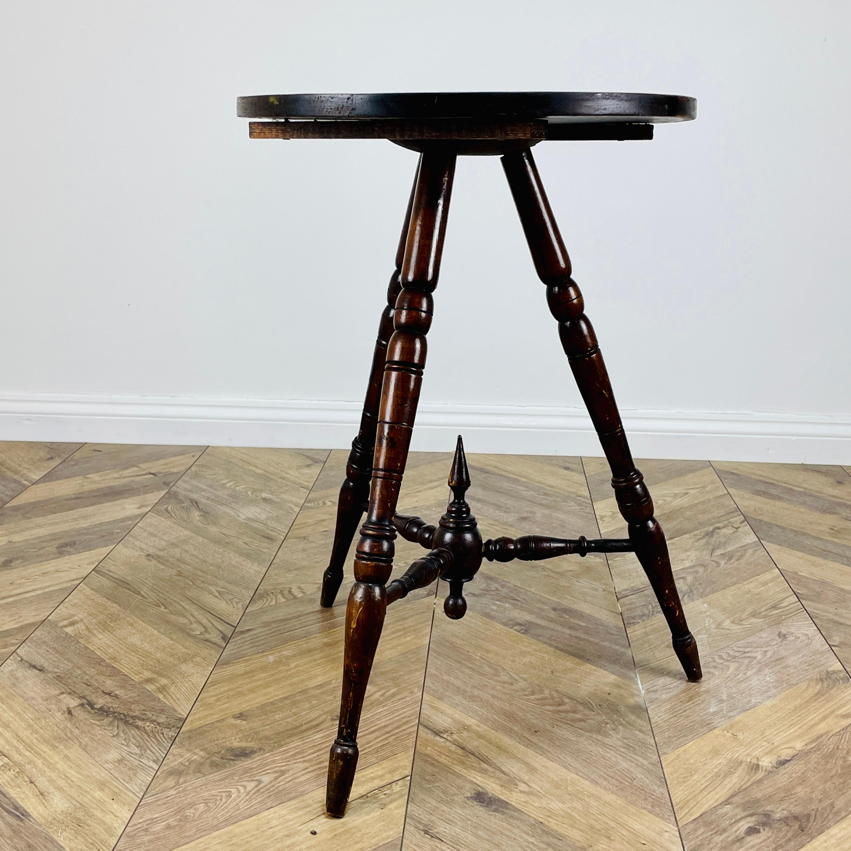 Antique English Mahogany Gypsy Table, 19th Century In Good Condition In Ely, GB