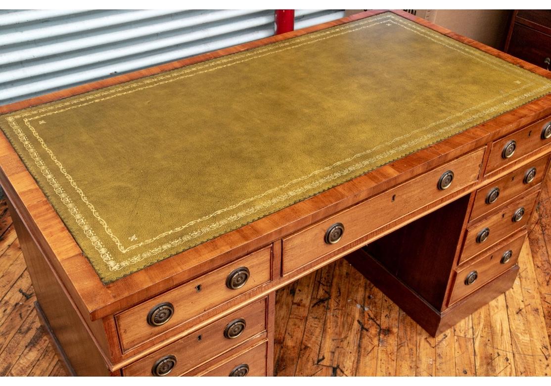 Antique English Mahogany Leather Top Knee Hole Desk In Good Condition In Bridgeport, CT