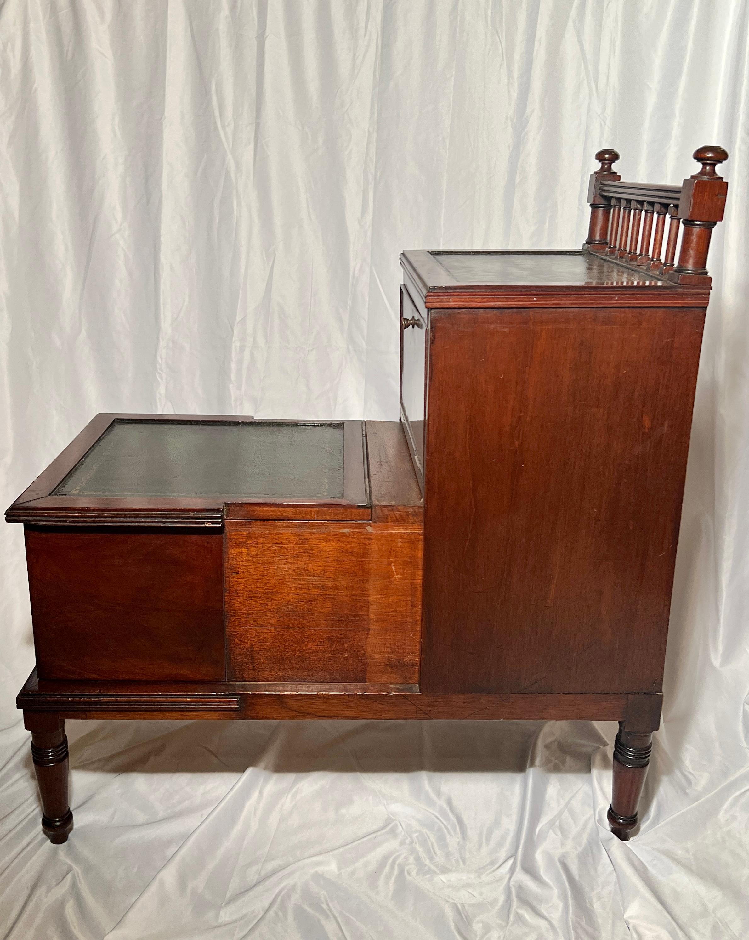 Leather Antique English Mahogany Library Steps circa 1880 For Sale