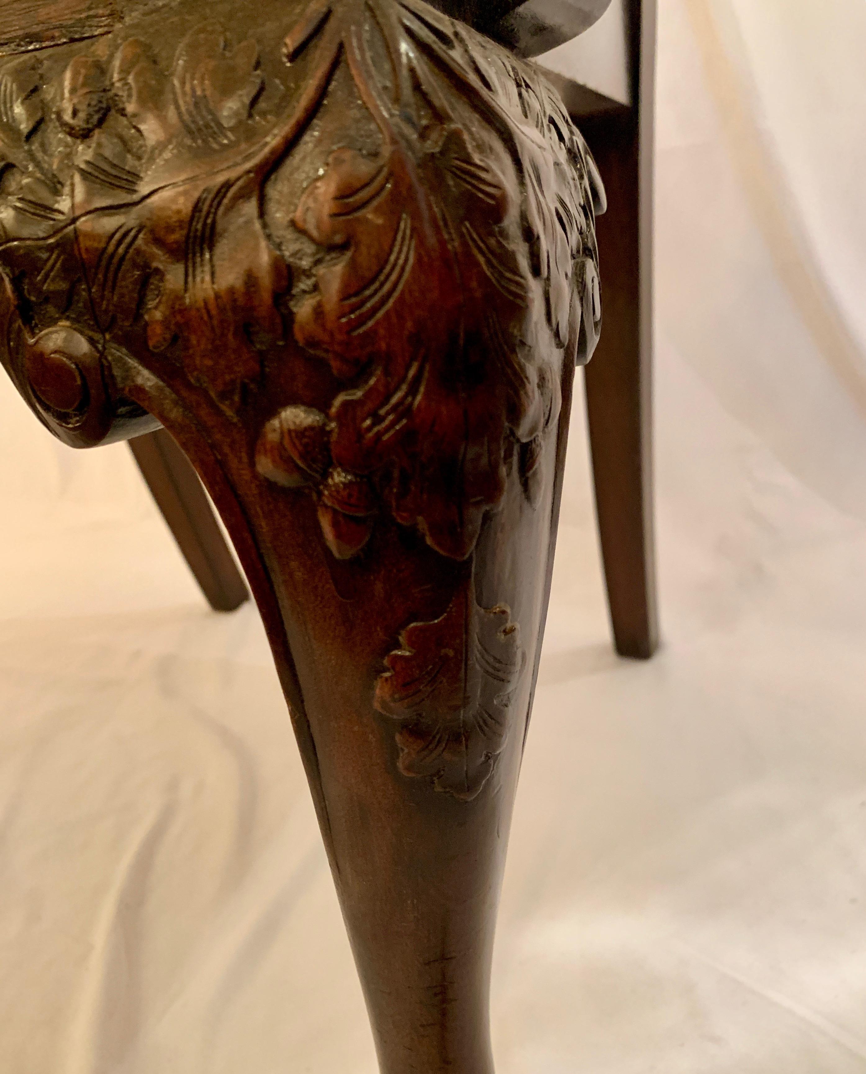 Fauteuil anglais ancien de maître sculpteur en acajou, 19ème siècle Bon état - En vente à New Orleans, LA