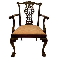 Antiguo Sillón Inglés de Caoba Tallada a Mano, Siglo XIX