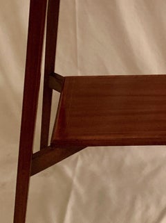 Table d'appoint ancienne en acajou anglais