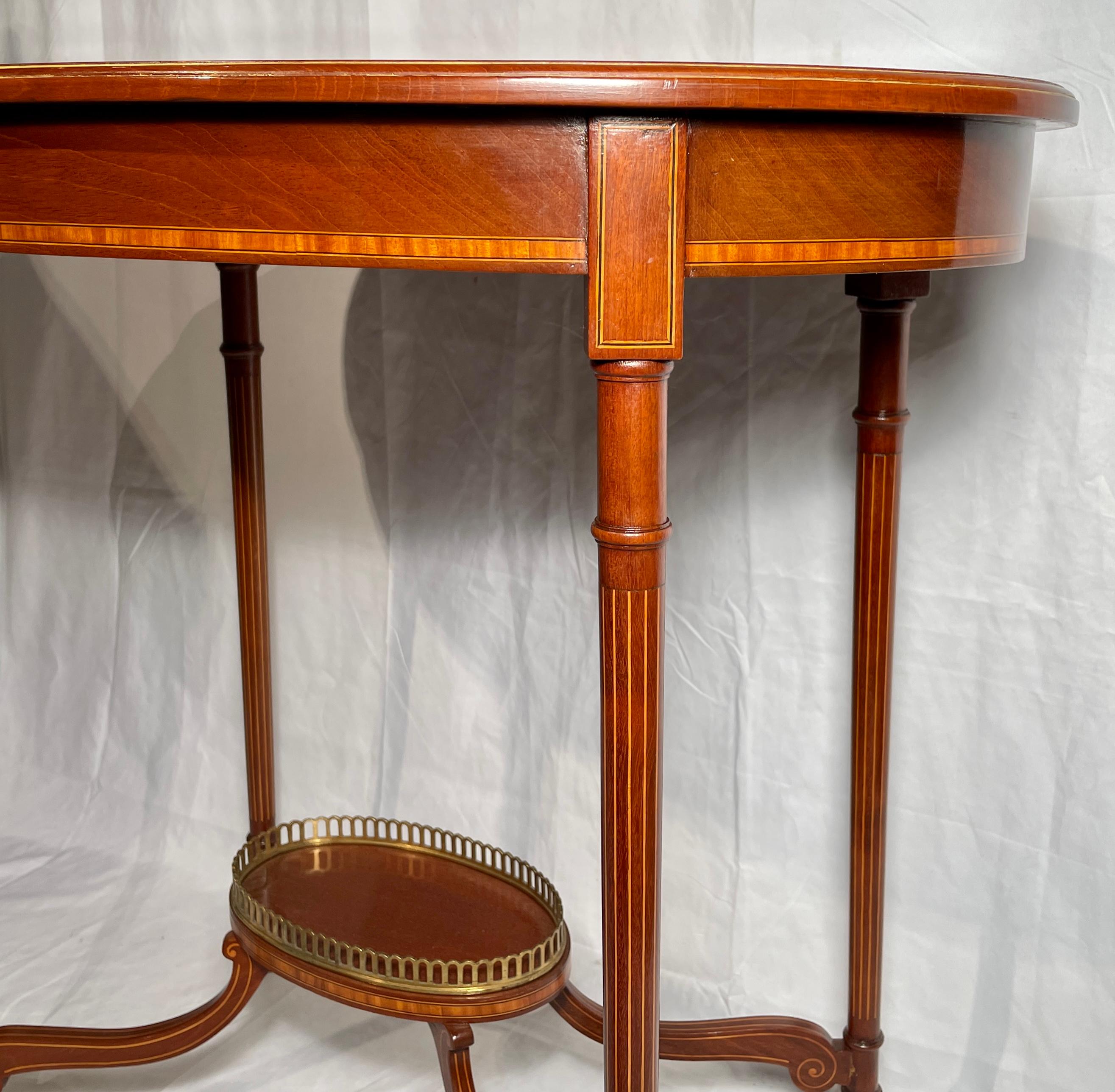 Antique Late 19th Century English Mahogany Oval Table with Inlay. For Sale 1