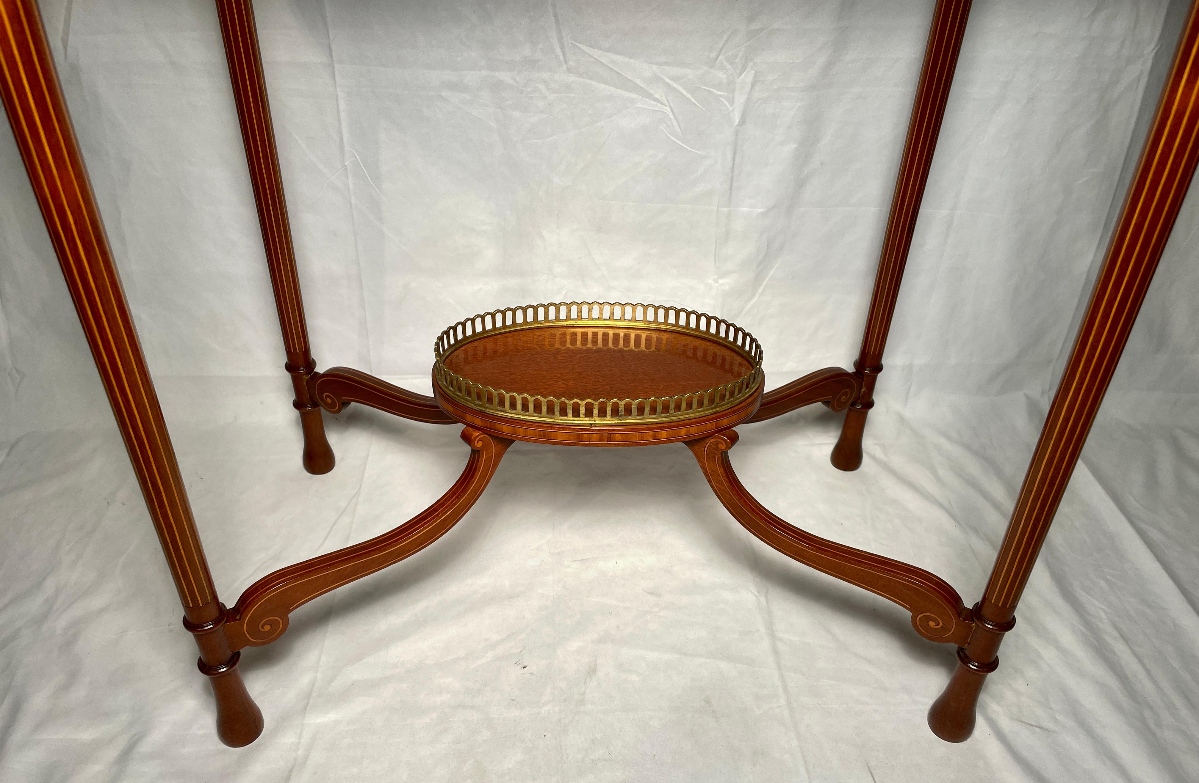 Antique Late 19th Century English Mahogany Oval Table with Inlay. For Sale 2