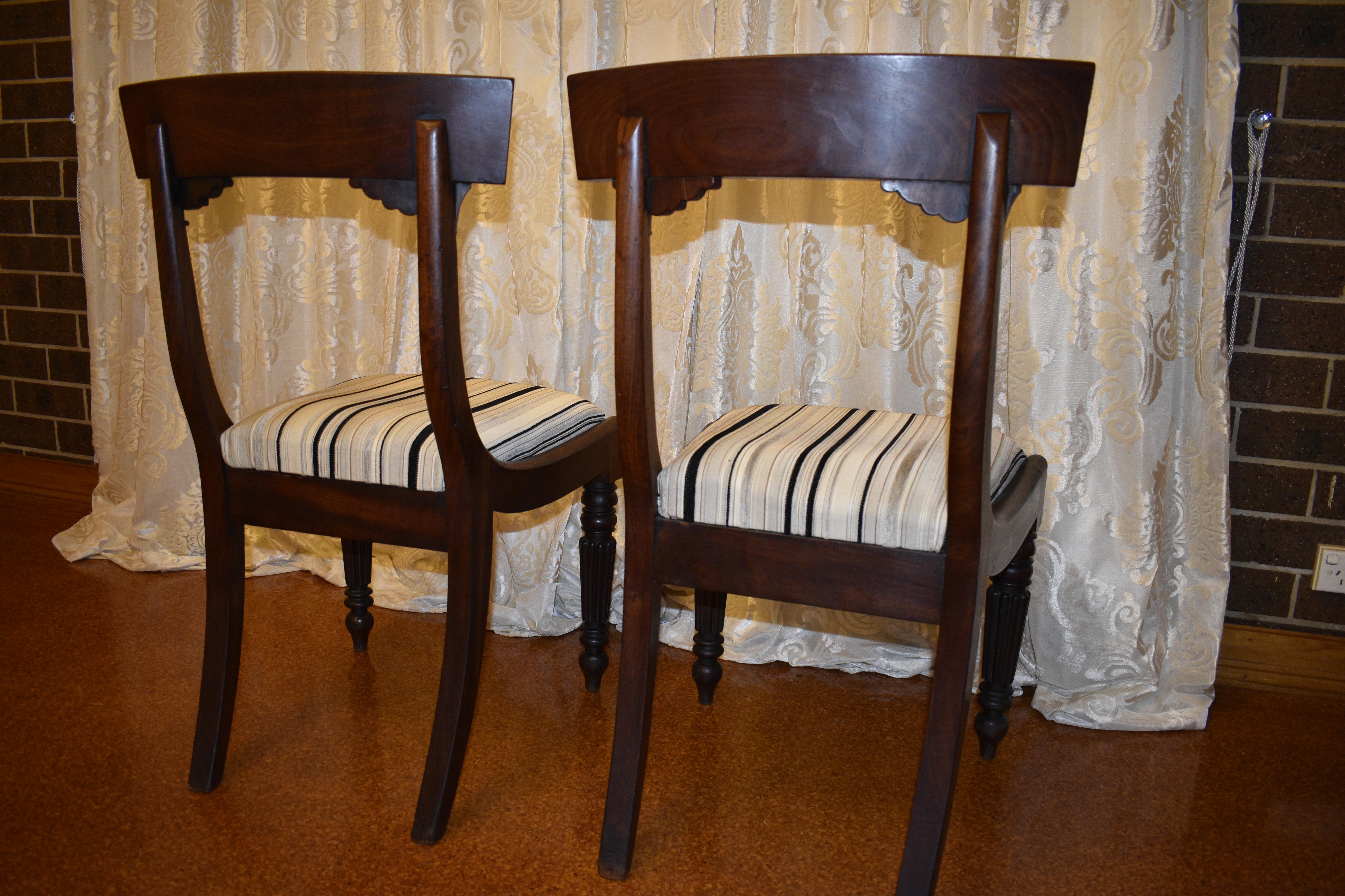 19th Century Antique English Mahogany Pair of Chairs For Sale