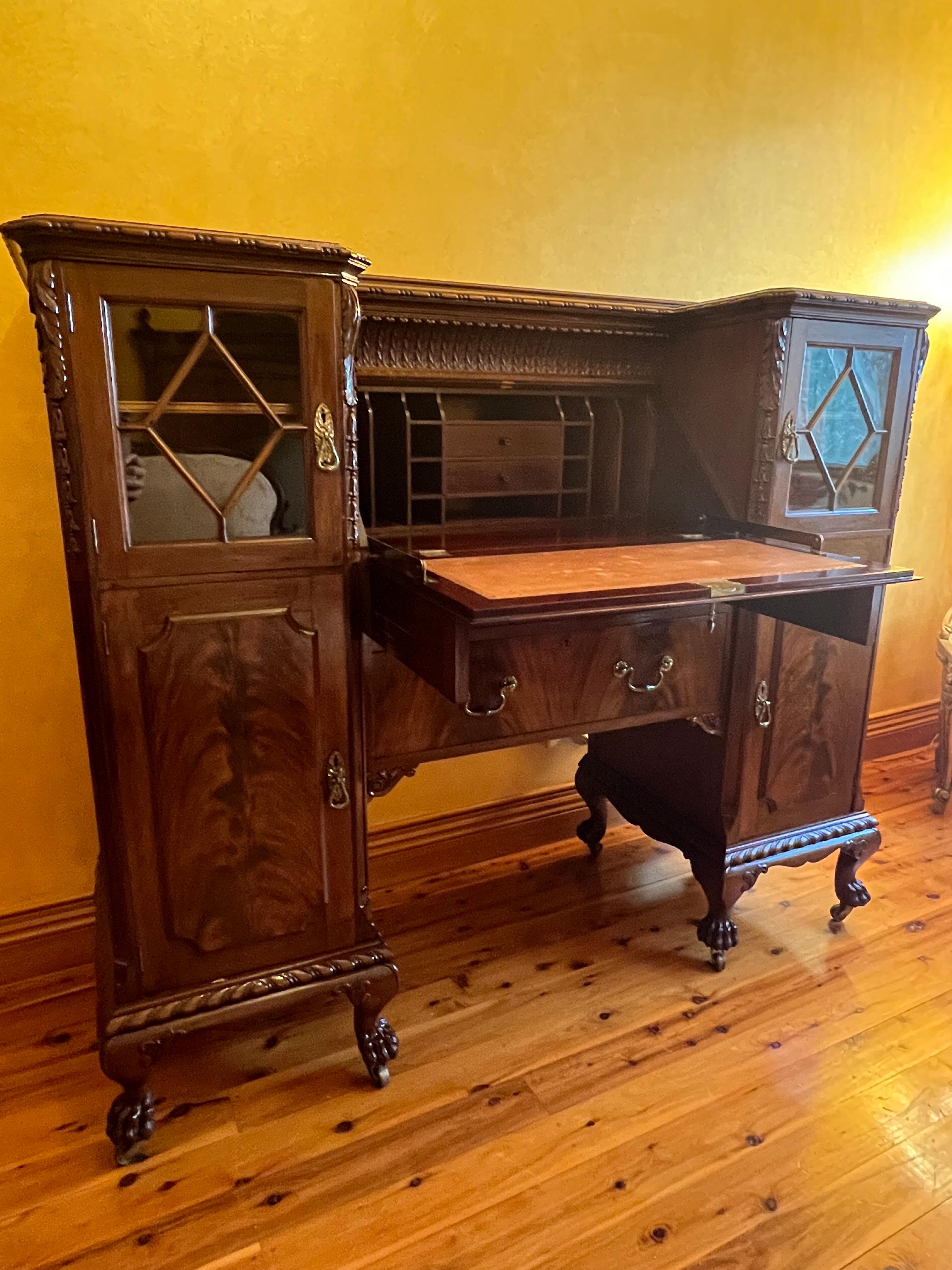 Antique English Mahogany Secretair Bureau Desk With Cabinets In Good Condition For Sale In EDENSOR PARK, NSW
