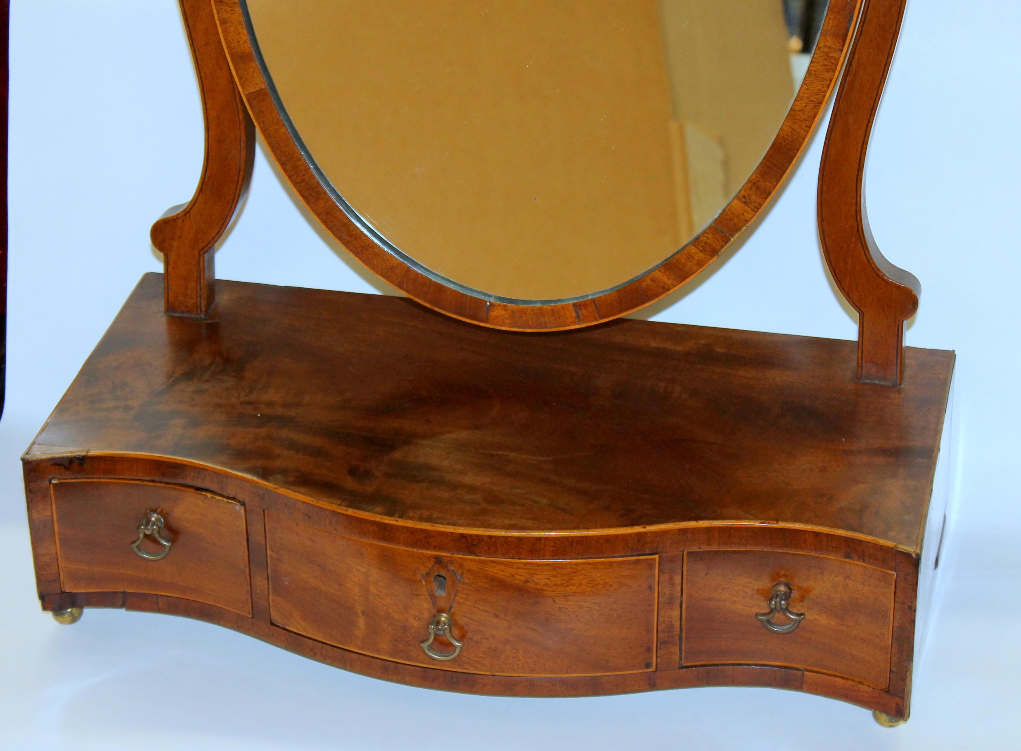 George IV Antique English Geo. III Mahogany  Serpentine front Shaving Mirror For Sale