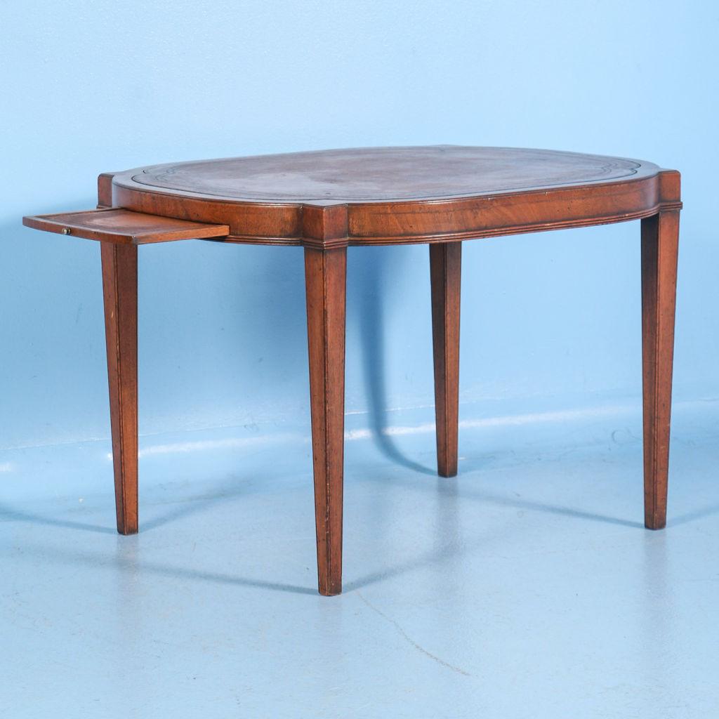 Antique English Mahogany Side Table or Small Coffee Table, circa 1940 In Good Condition In Round Top, TX
