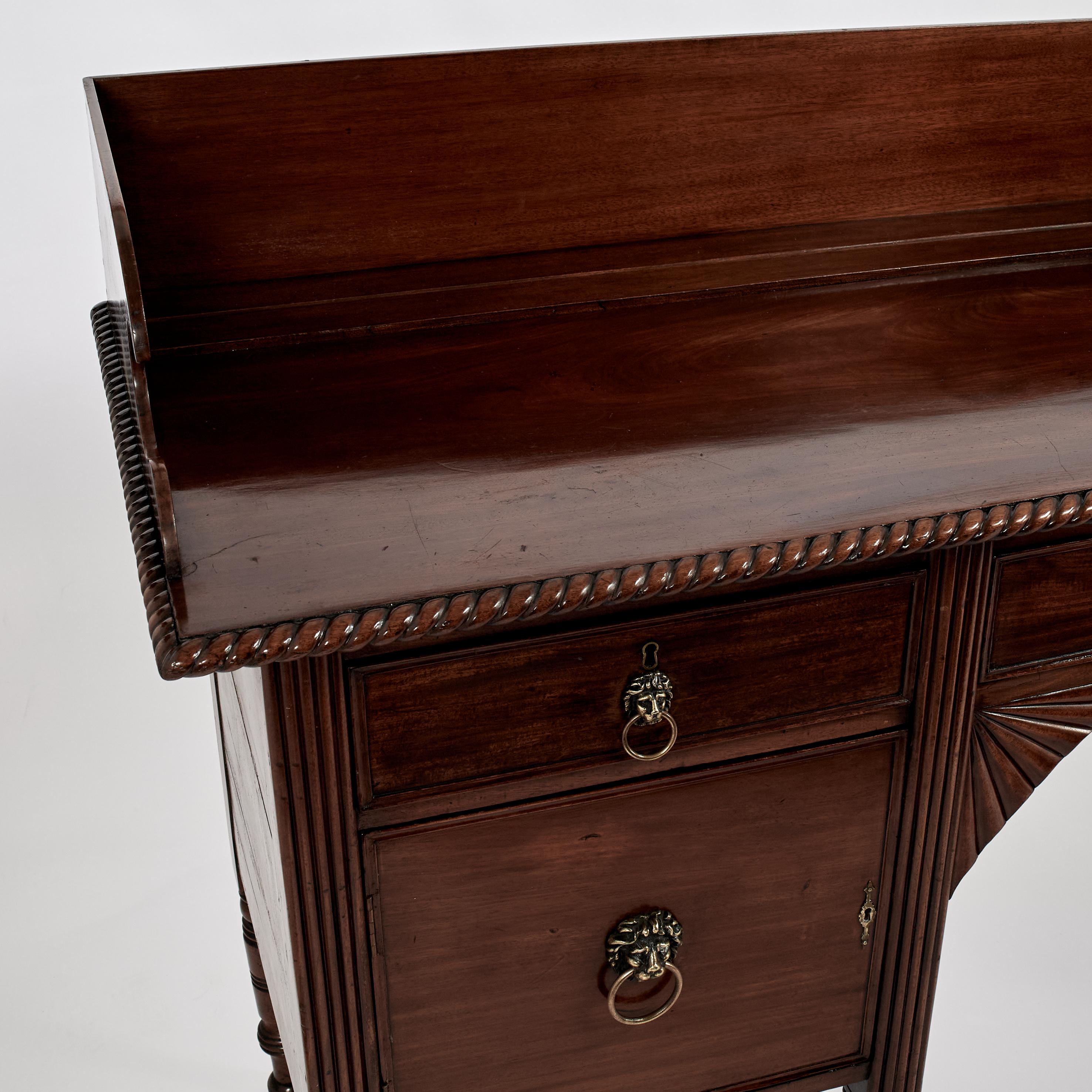 Antica credenza server inglese in mogano in vendita 2