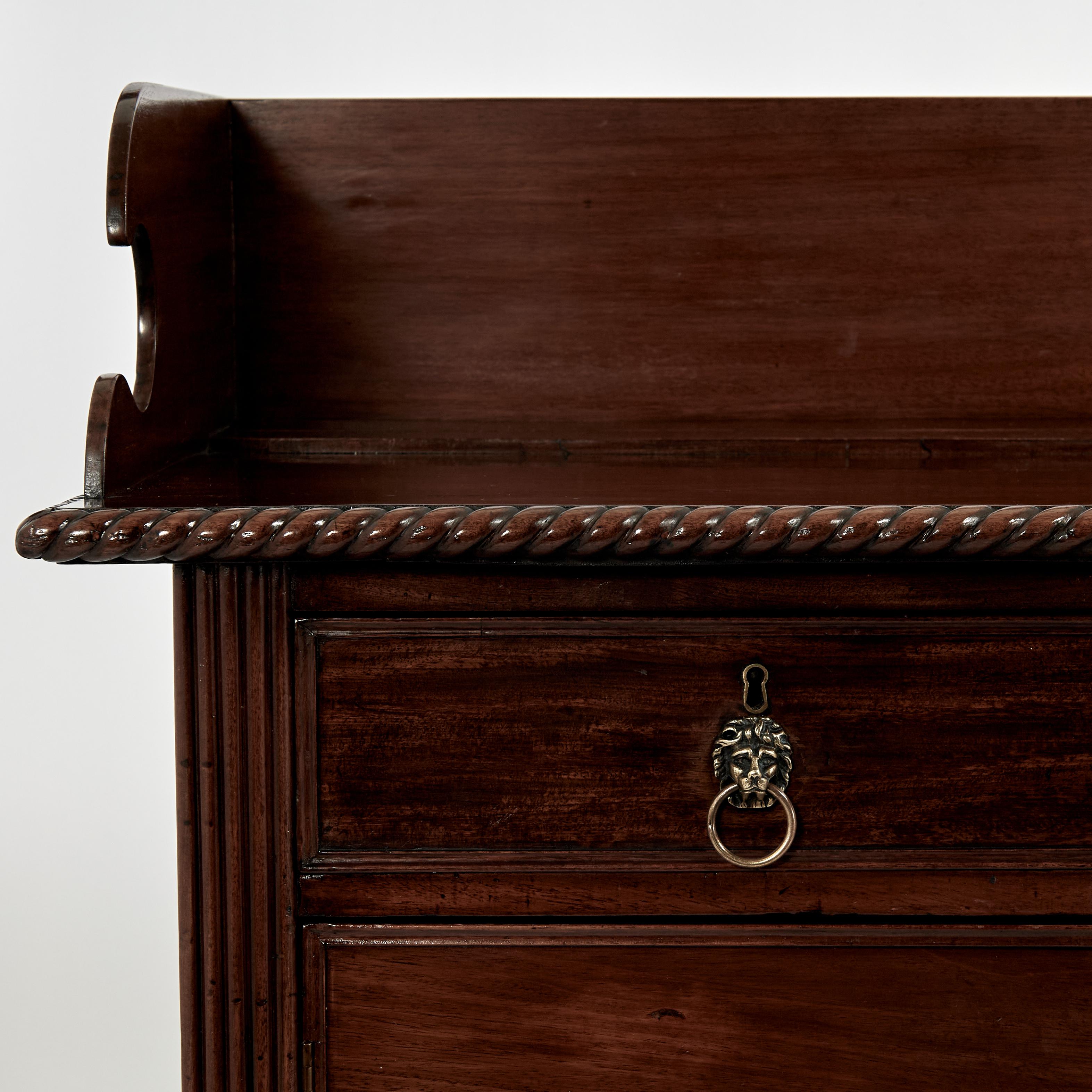 Guglielmo IV Antica credenza server inglese in mogano in vendita