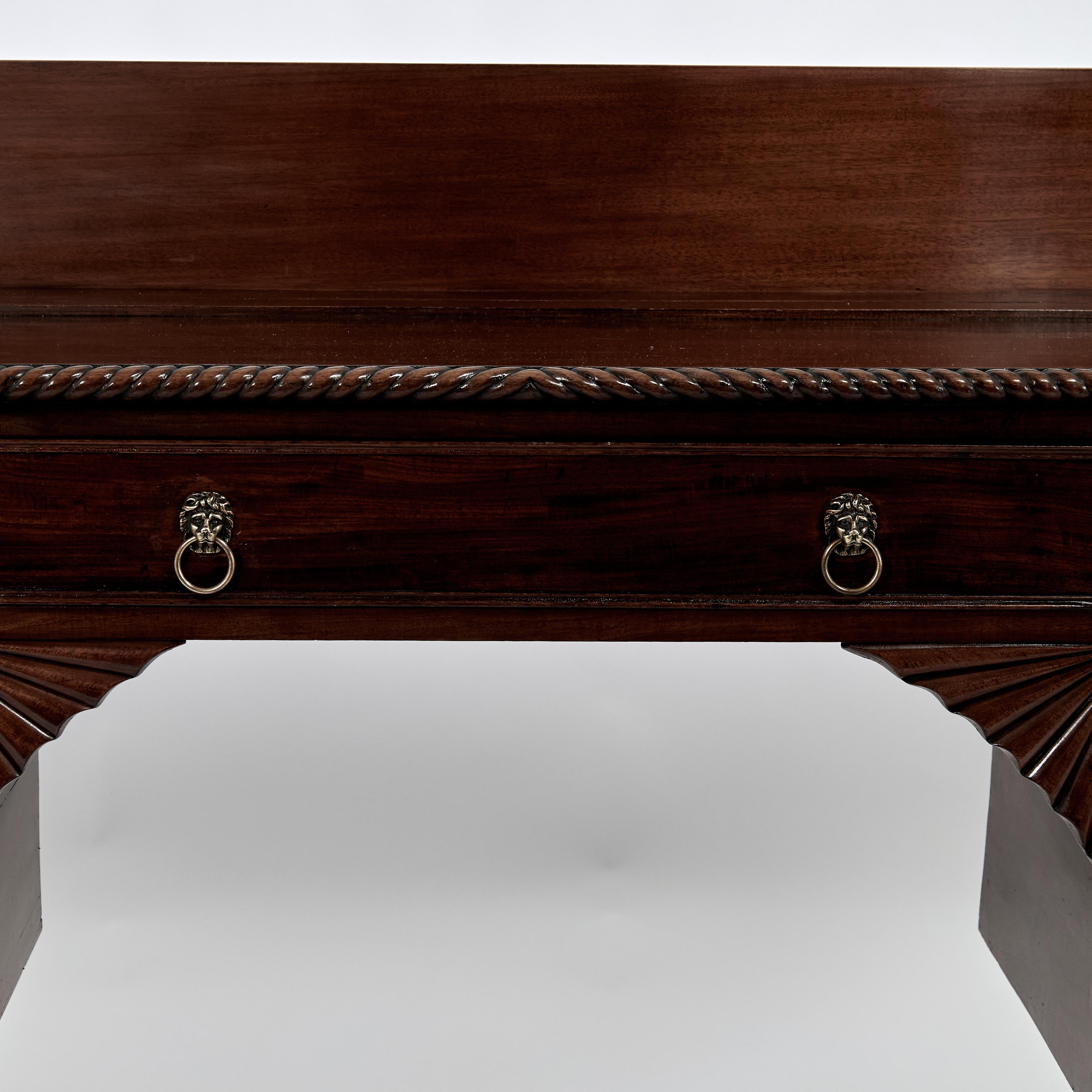 Fatto a mano Antica credenza server inglese in mogano in vendita