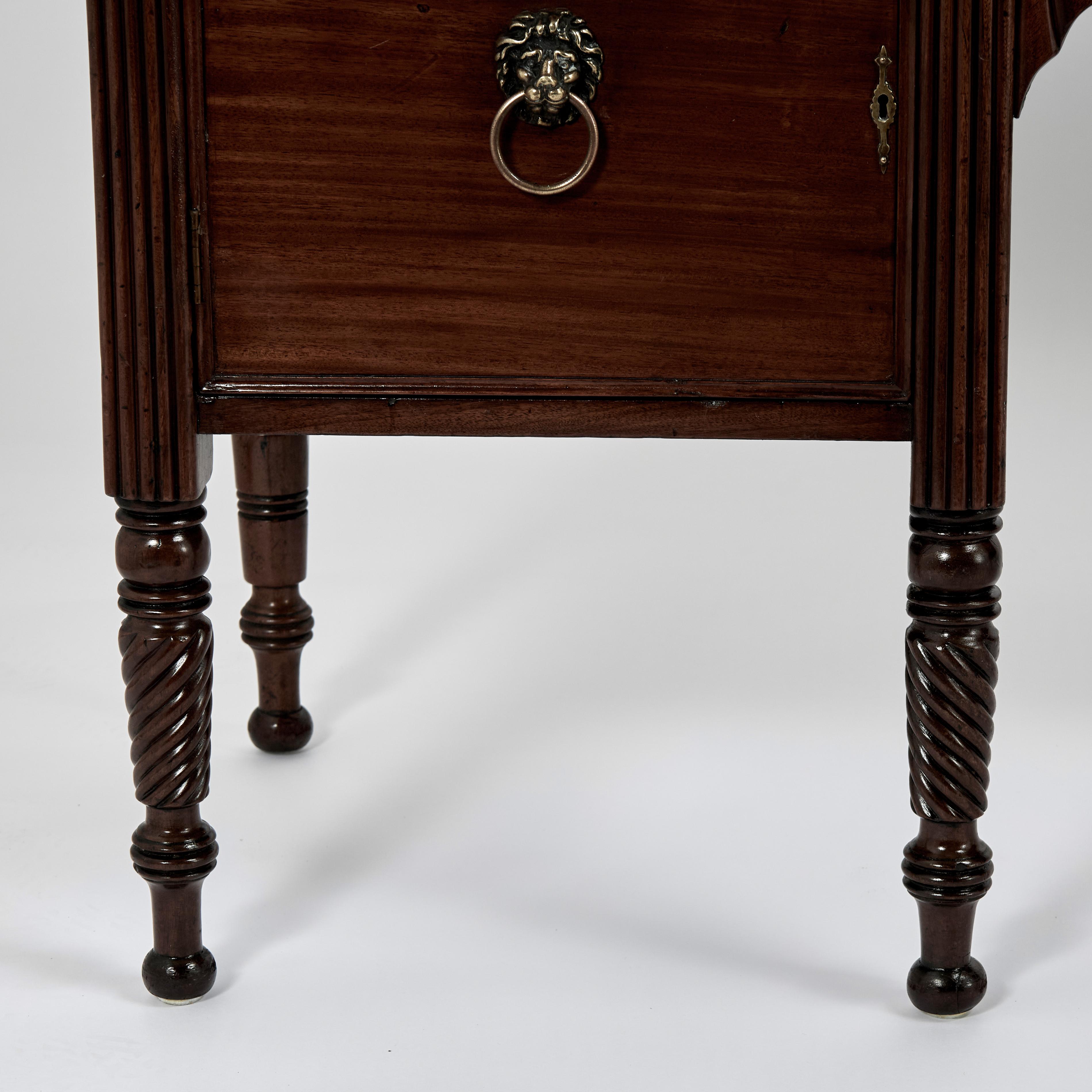 XIX secolo Antica credenza server inglese in mogano in vendita
