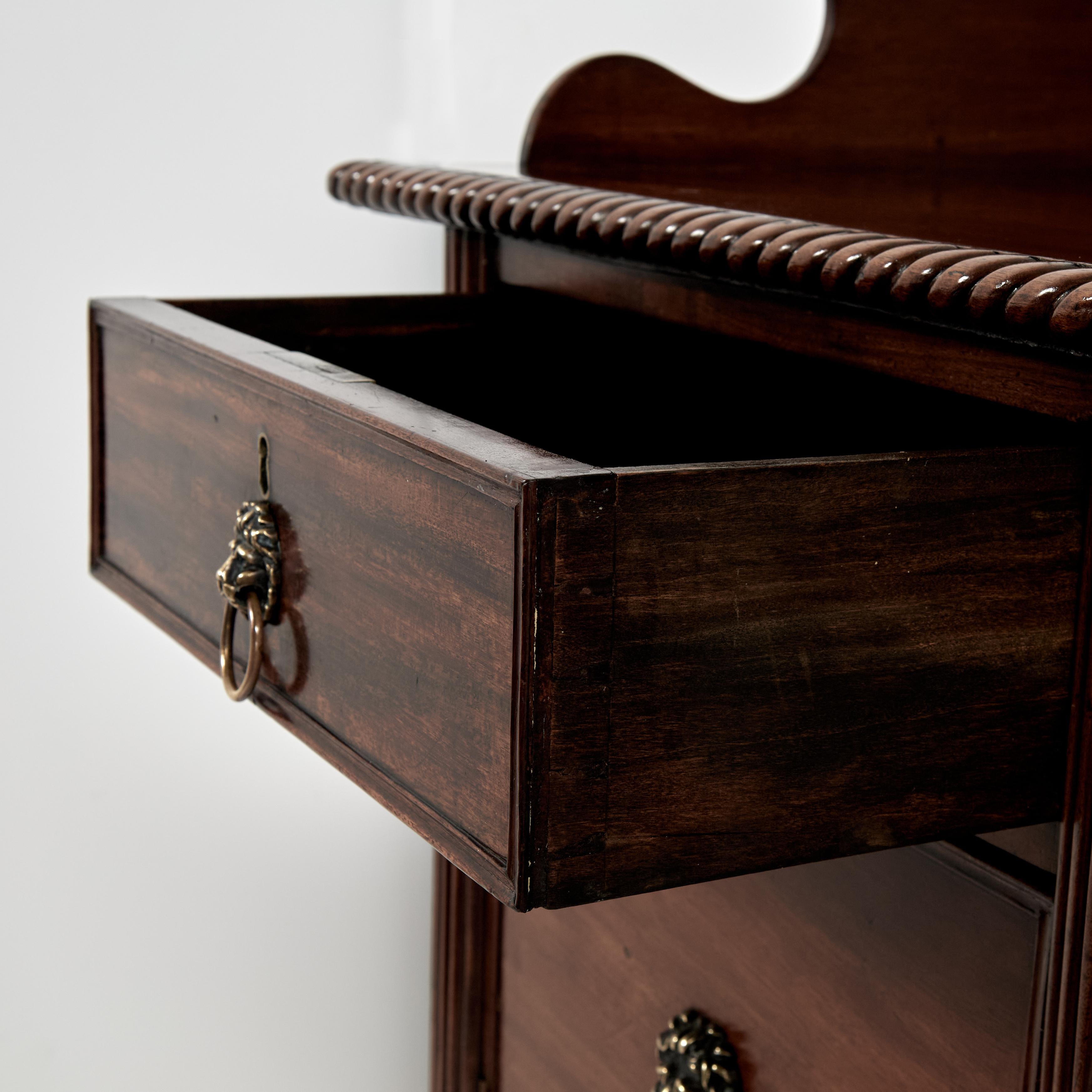 Antica credenza server inglese in mogano in vendita 1