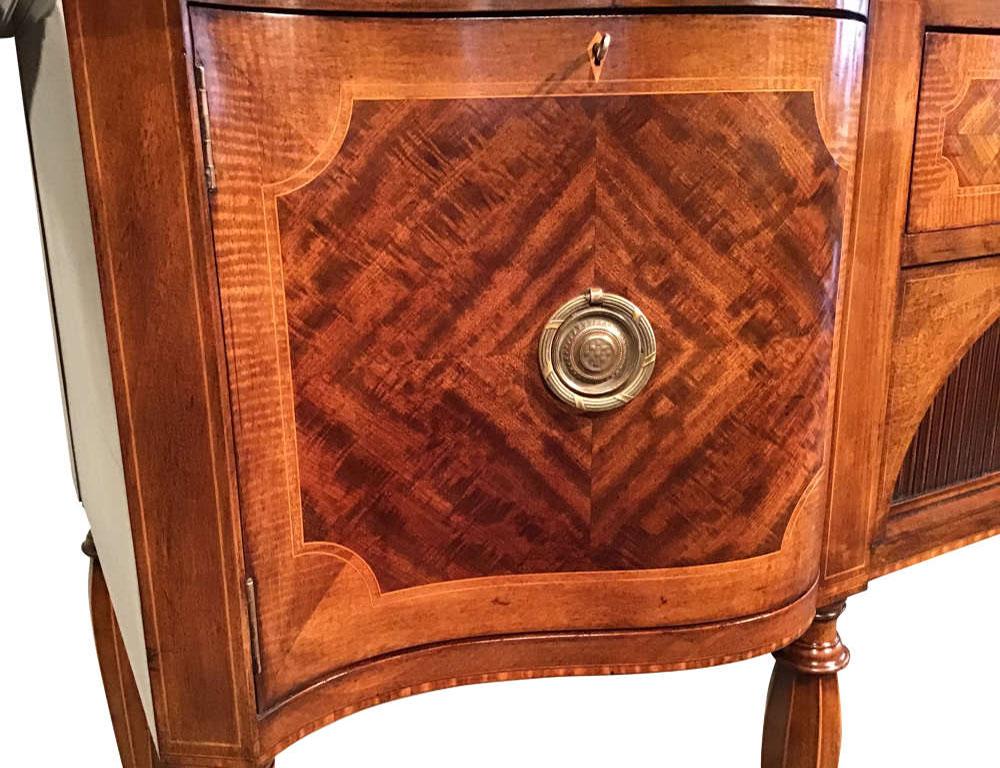Antique English Mahogany Sideboard with Satinwood Inlay In Good Condition For Sale In New Orleans, LA