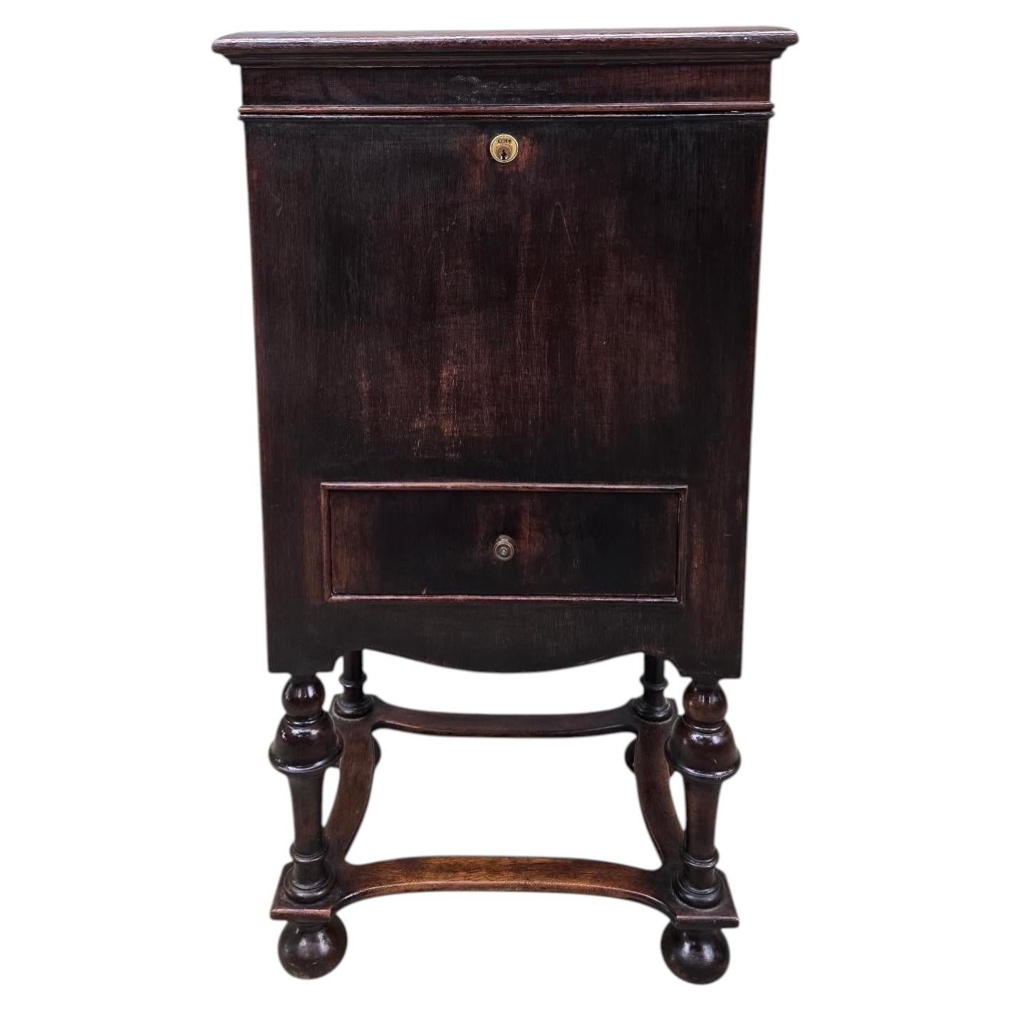 Antique English Mahogany Smoking Cabinet with Glass-Lined Humidor For Sale