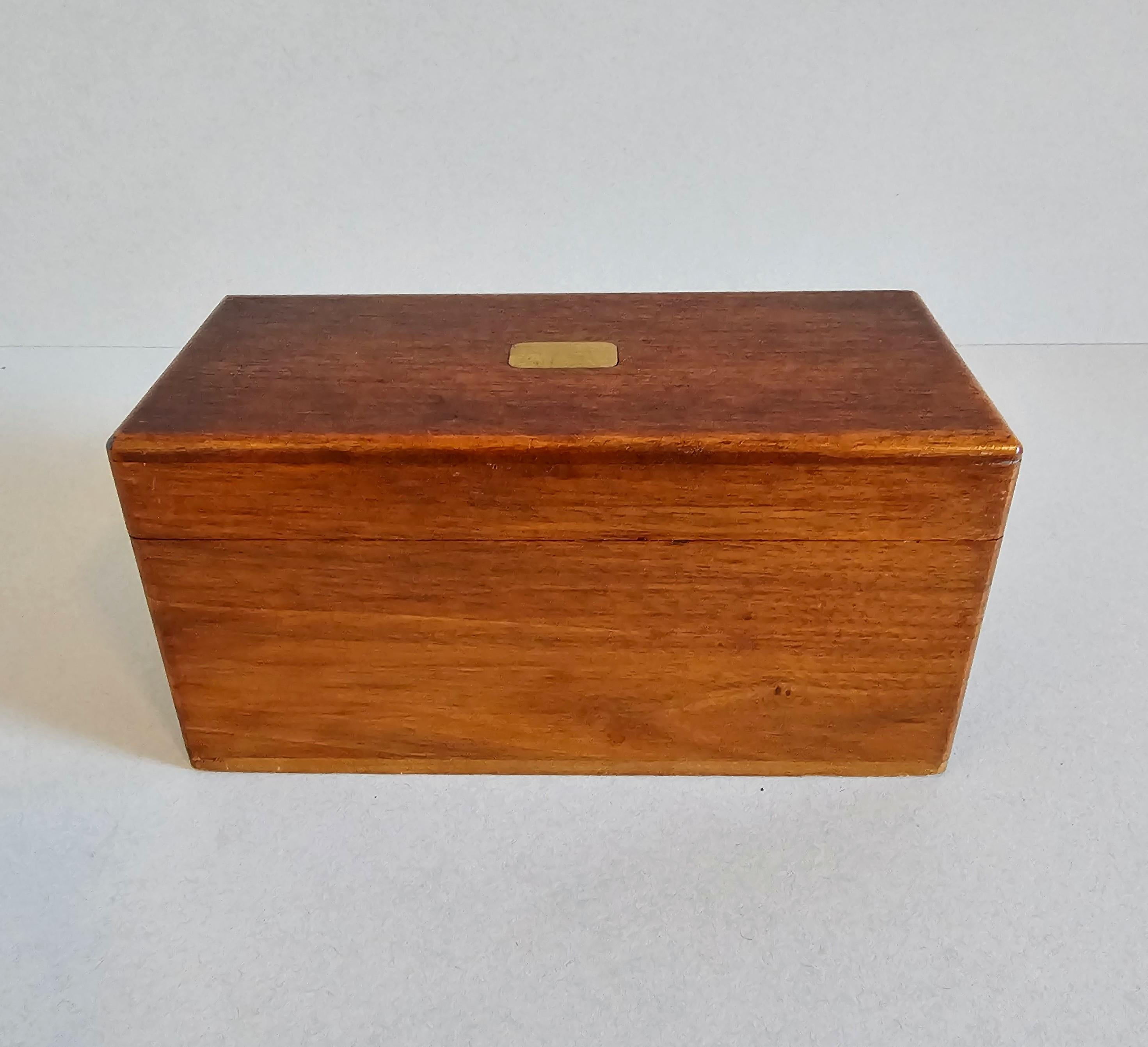 Hand-Crafted Antique English Mahogany Table Box With Divided Interior  For Sale