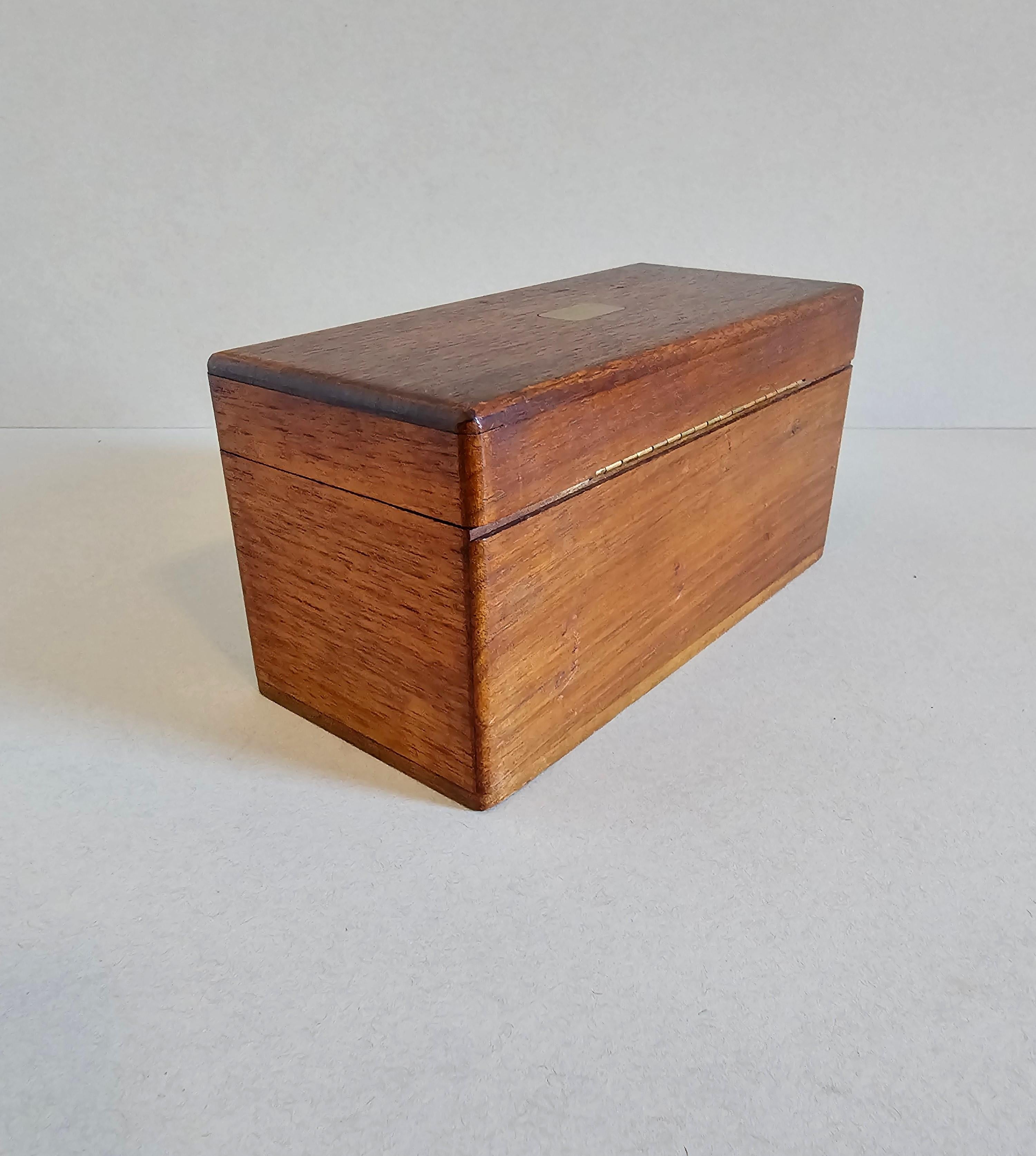 Antique English Mahogany Table Box With Divided Interior  For Sale 2