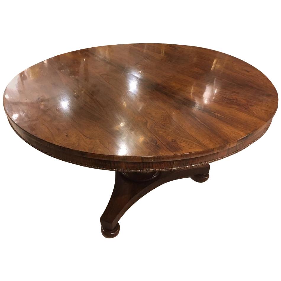 Antiker englischer Mahagoni-Tisch