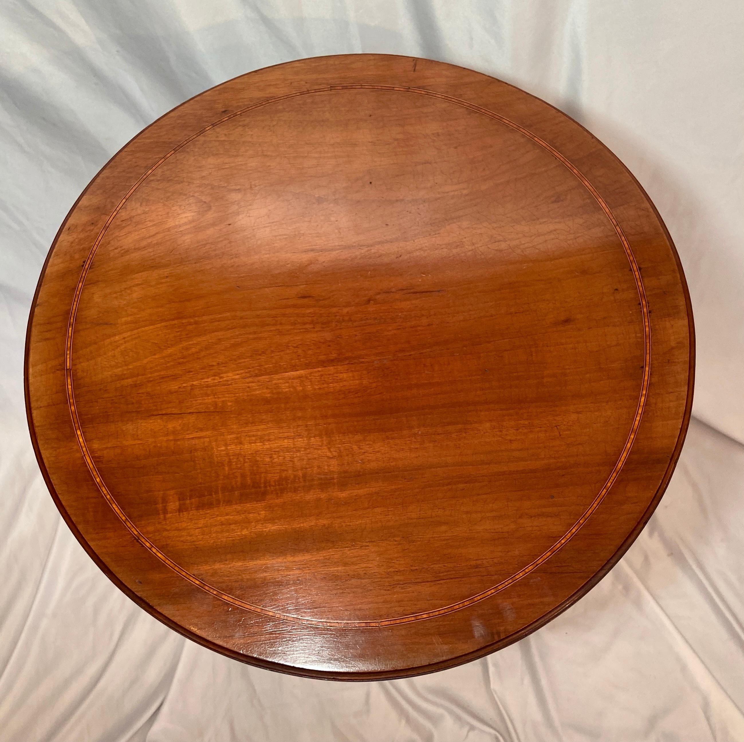 Antique English Mahogany Table with Satinwood Inlay, Circa 1880-1890 In Good Condition For Sale In New Orleans, LA