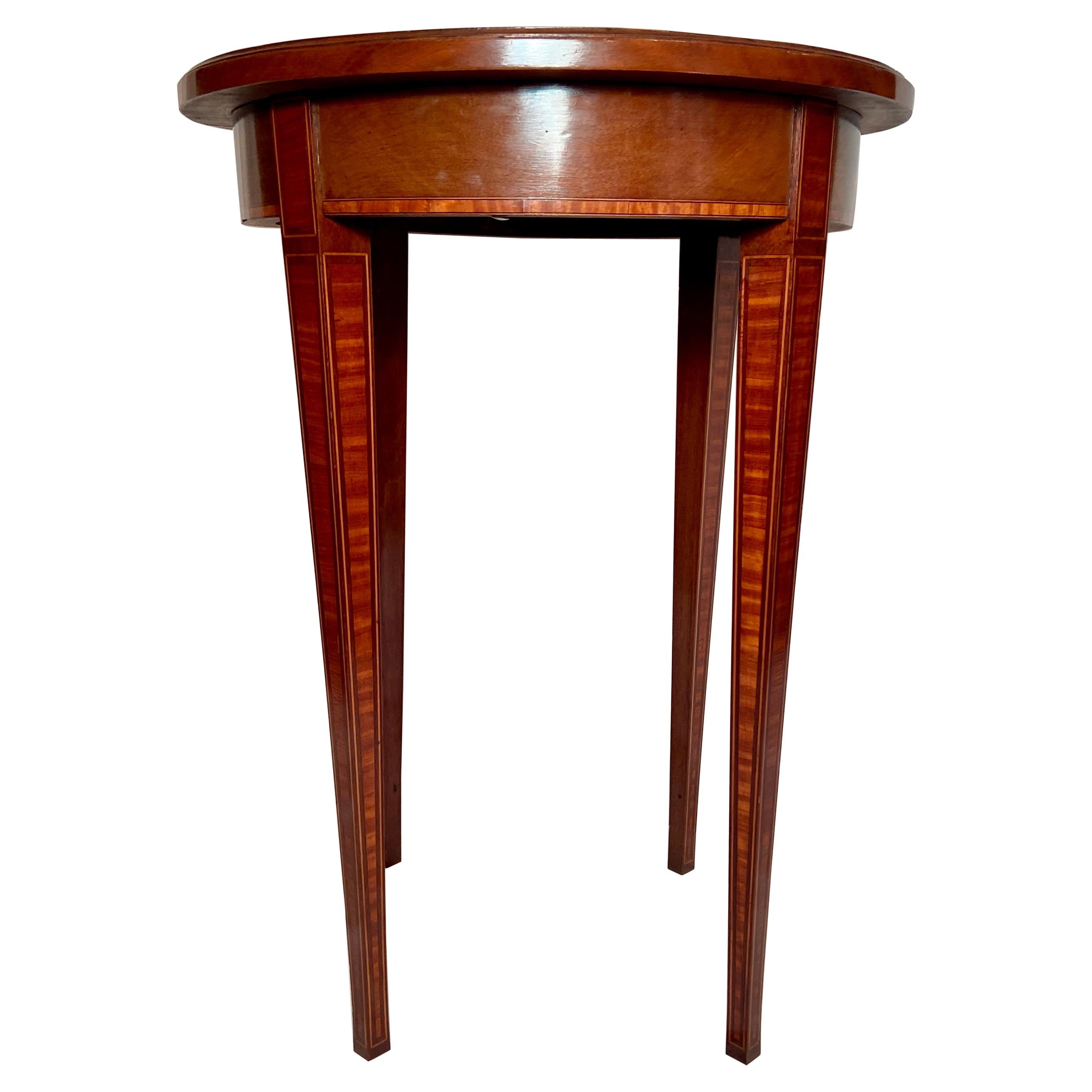 Antiker englischer Mahagoni-Tisch mit Seidenholz-Intarsien, um 1880-1890
