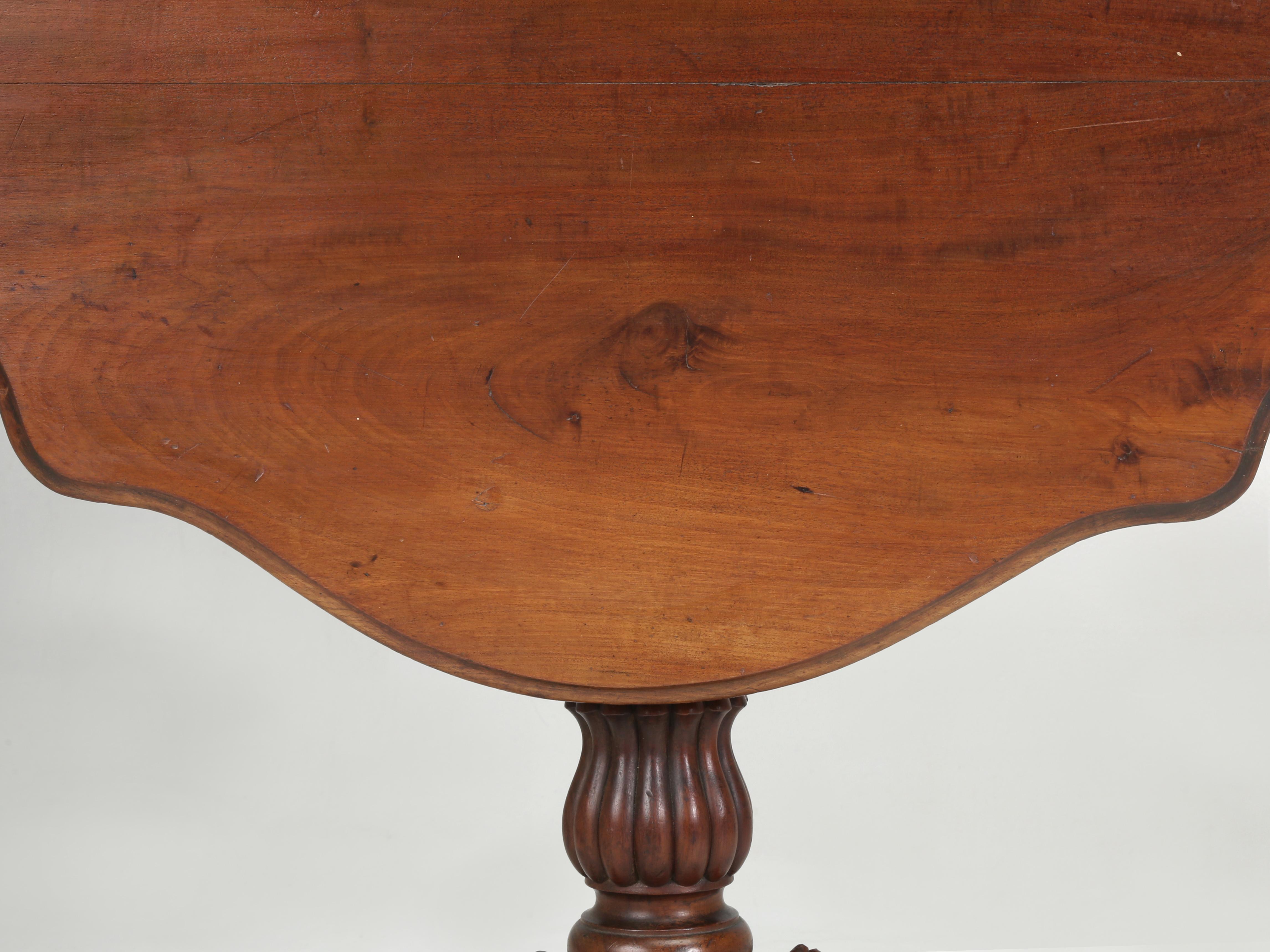 Hand-Carved Antique English Mahogany Tilt-Top Table Restored with Original Patina Intact For Sale