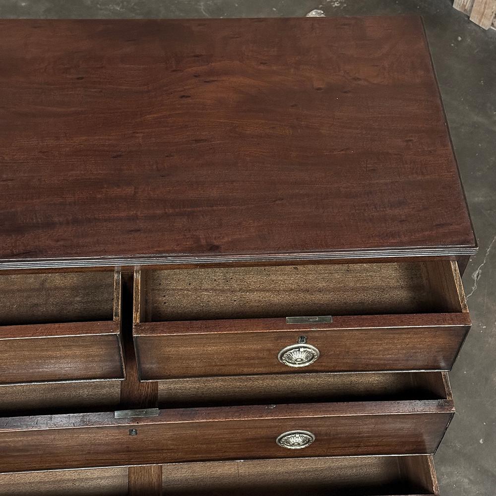 Antique English Mahogany Veneer Chest of Drawers For Sale 1