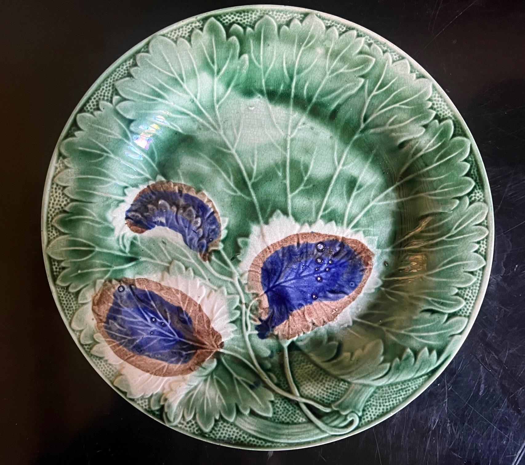 Antique English Majolica Plate, c. 1920's In Good Condition For Sale In Ross, CA