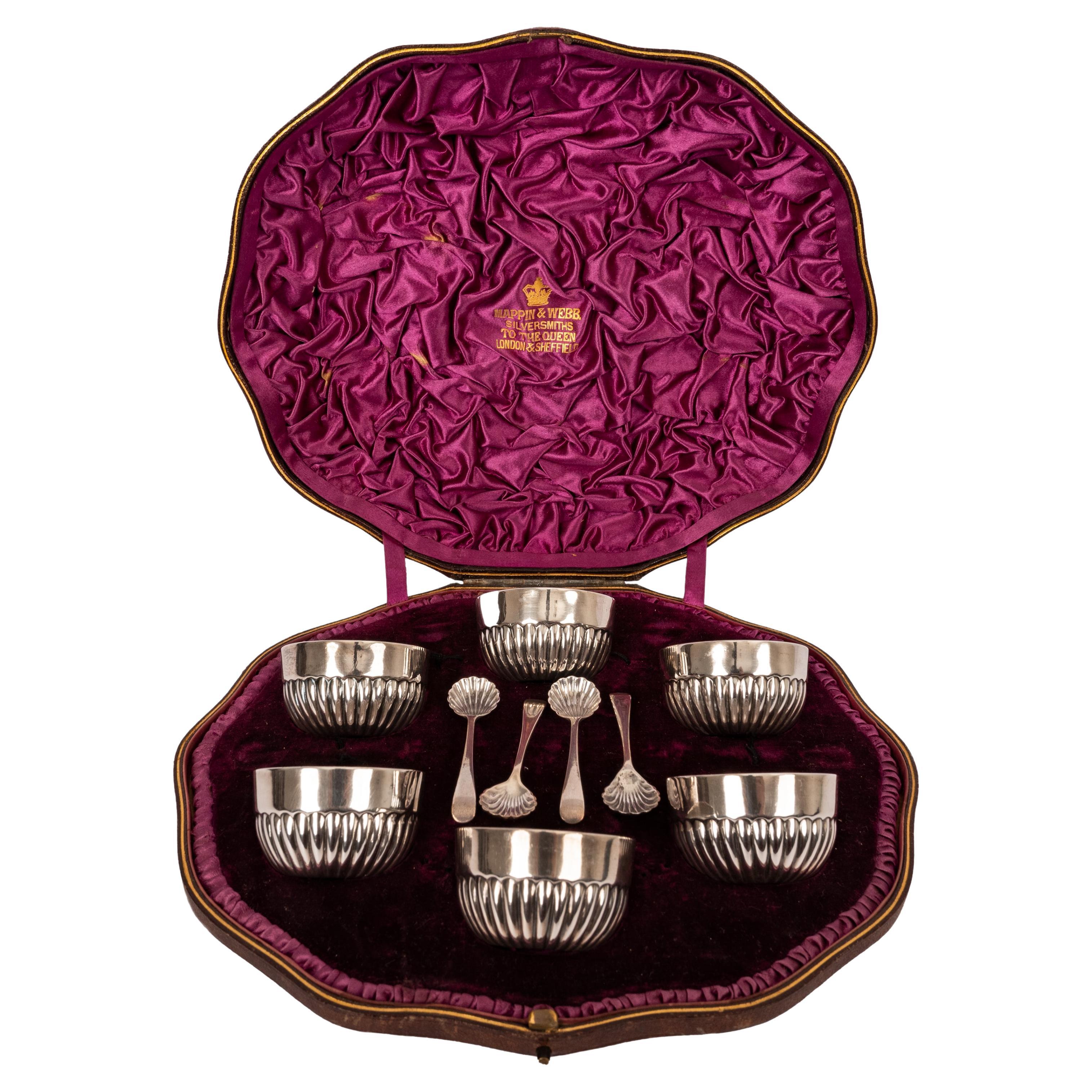 Antike englische Mappin & Webb Sterling Silber Salze & Löffel Set in Fall 1886