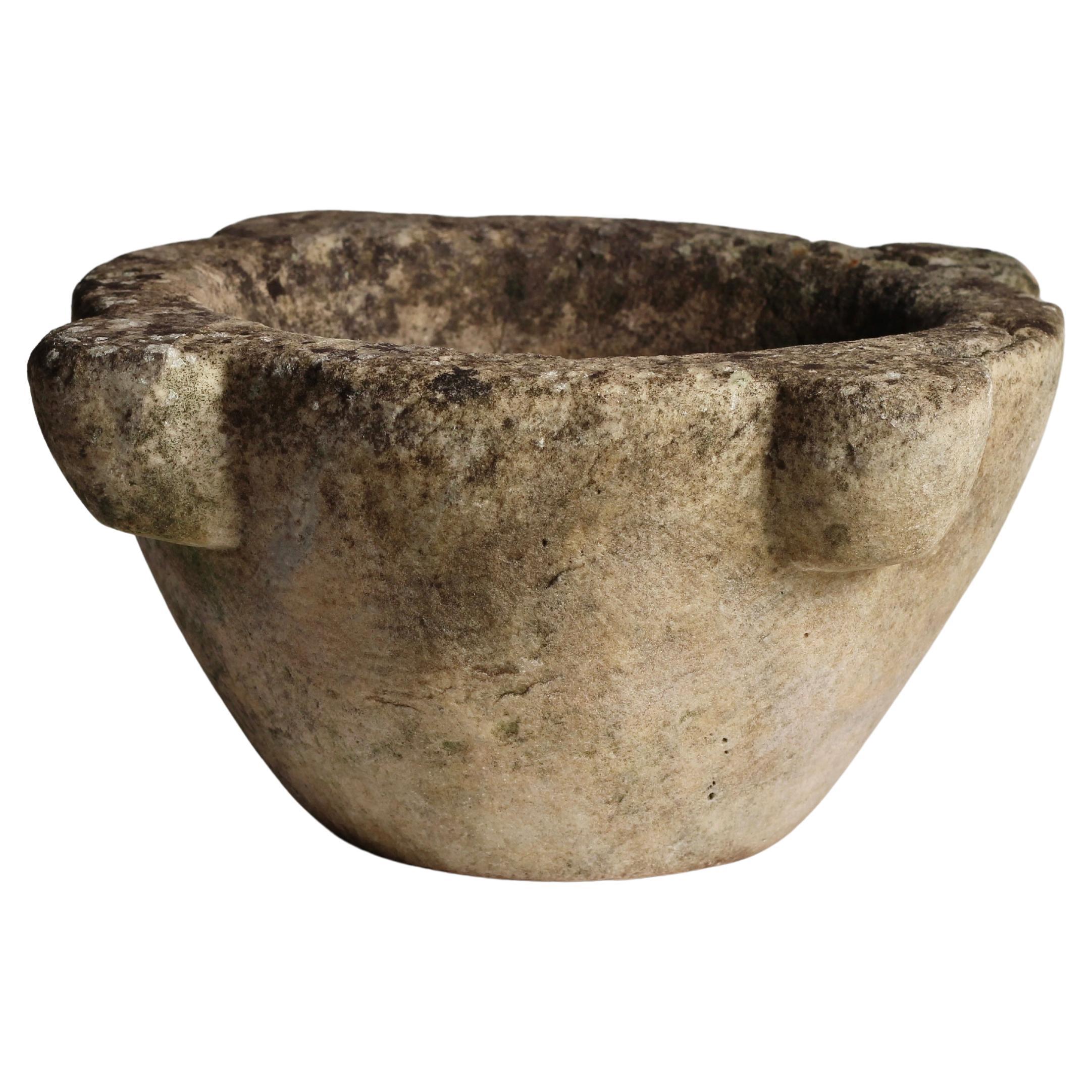Ancien bol à mortier en marbre anglais - Vase de cuisine et d'apothicaire sculpté à la main en vente 3