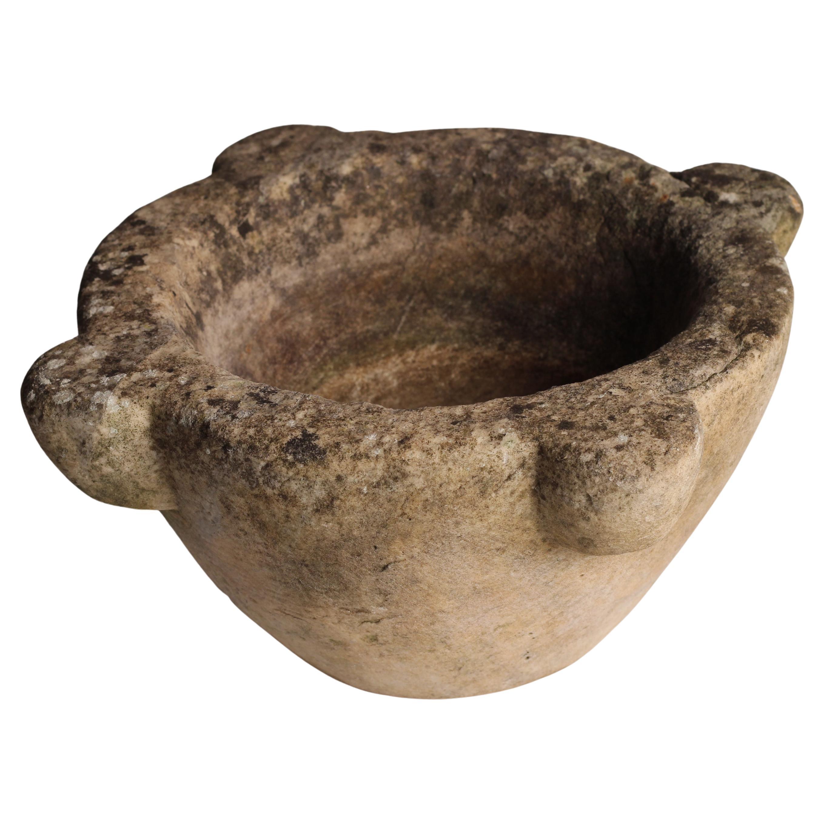 Ancien bol à mortier en marbre anglais - Vase de cuisine et d'apothicaire sculpté à la main en vente 4