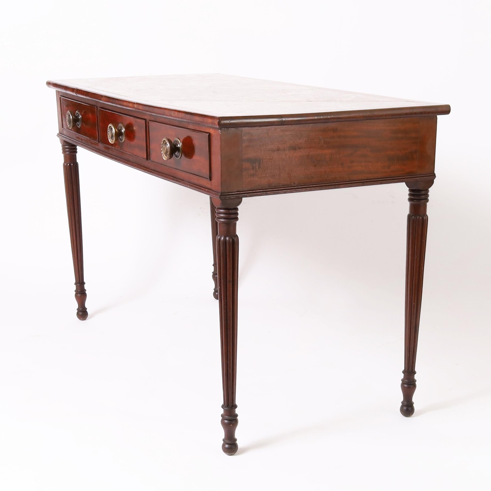 Antiker englischer Serviertisch oder Serviertisch mit Marmorplatte (William IV.) im Angebot