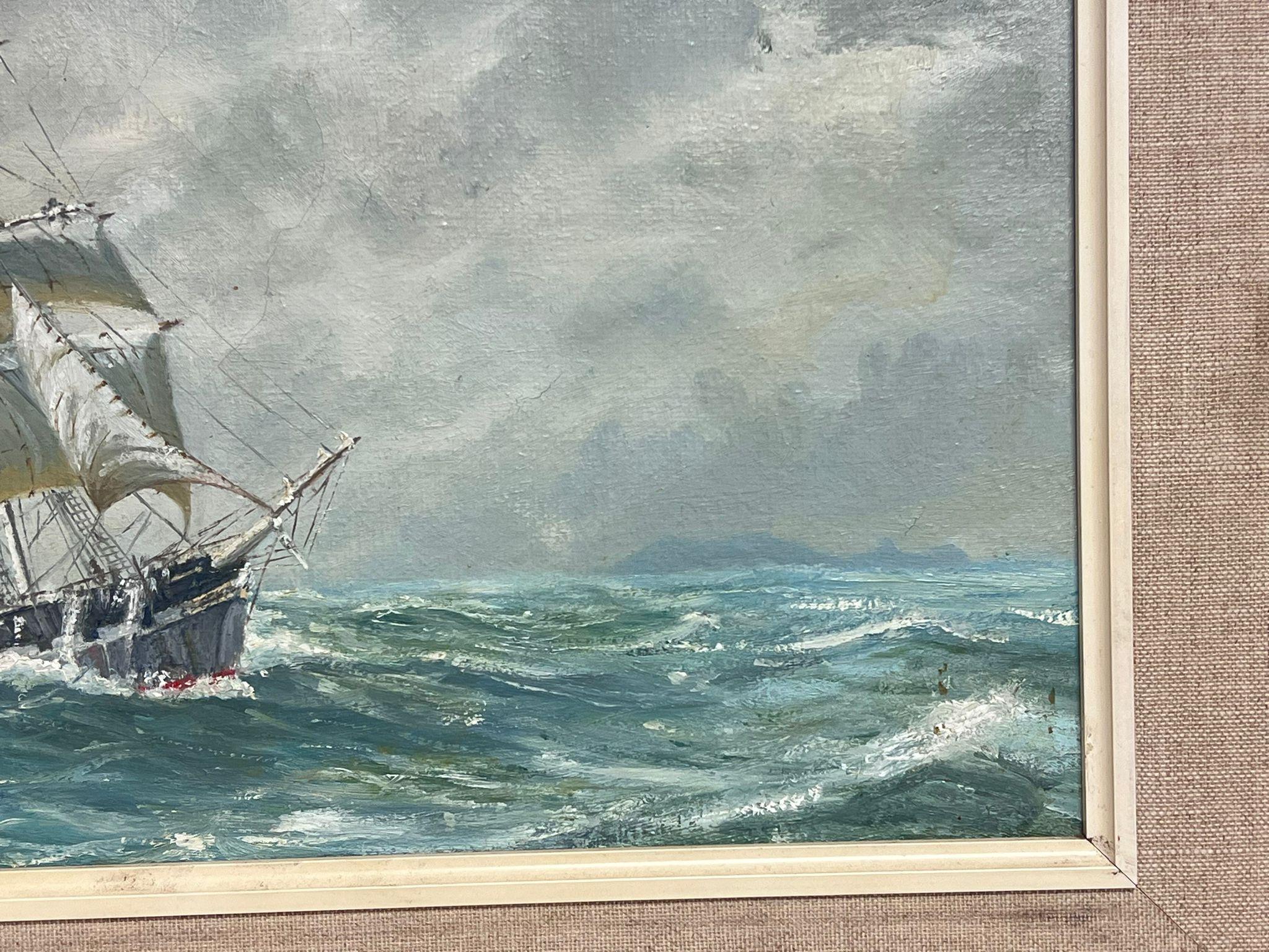 Peinture à l'huile de marine anglaise des années 1950, voiliers à trois mâts, mer agitée - Gris Landscape Painting par Antique English Marine