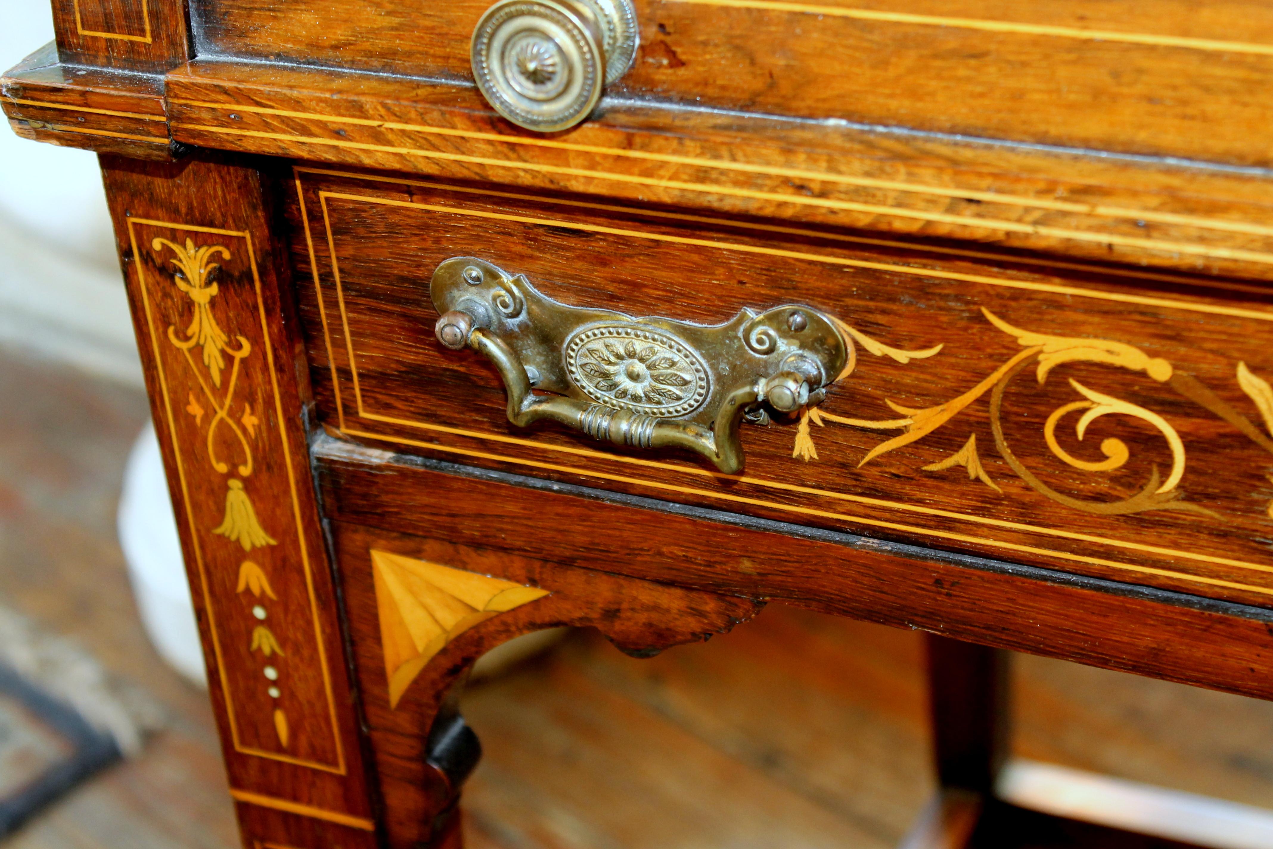 Antiker englischer Schreibtisch mit Intarsien aus Palisanderholz und Zylinderplatte für Damen 4